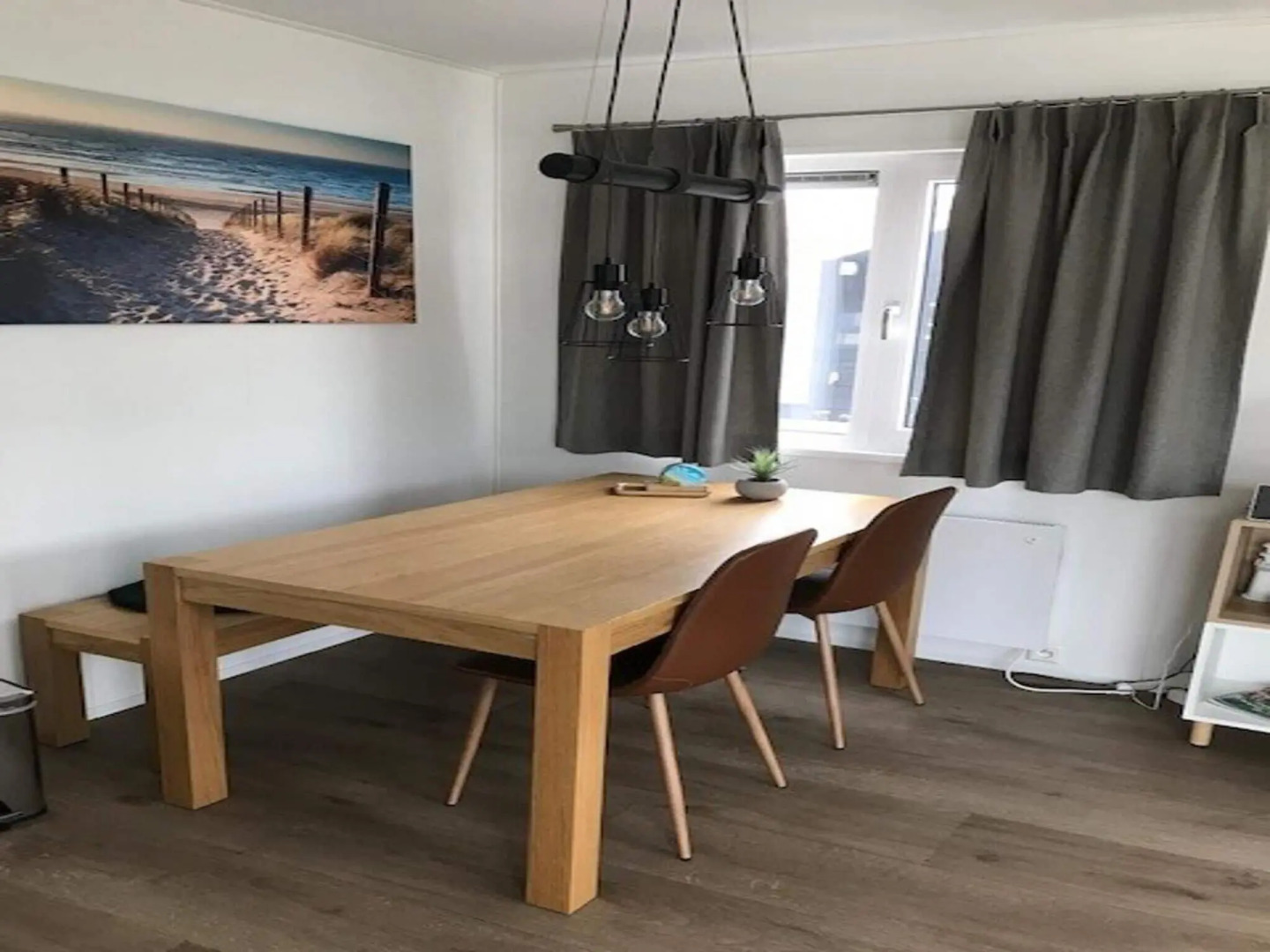 Well-kept chalet with air conditioning, on a holiday park, 1 km. from the beach