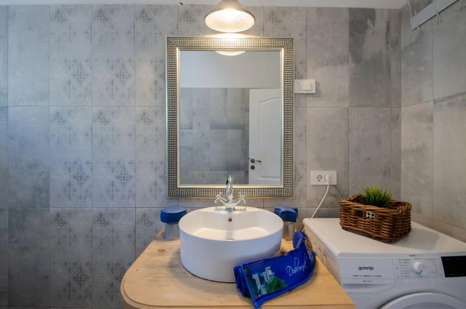 House Deja Blue in Orebic