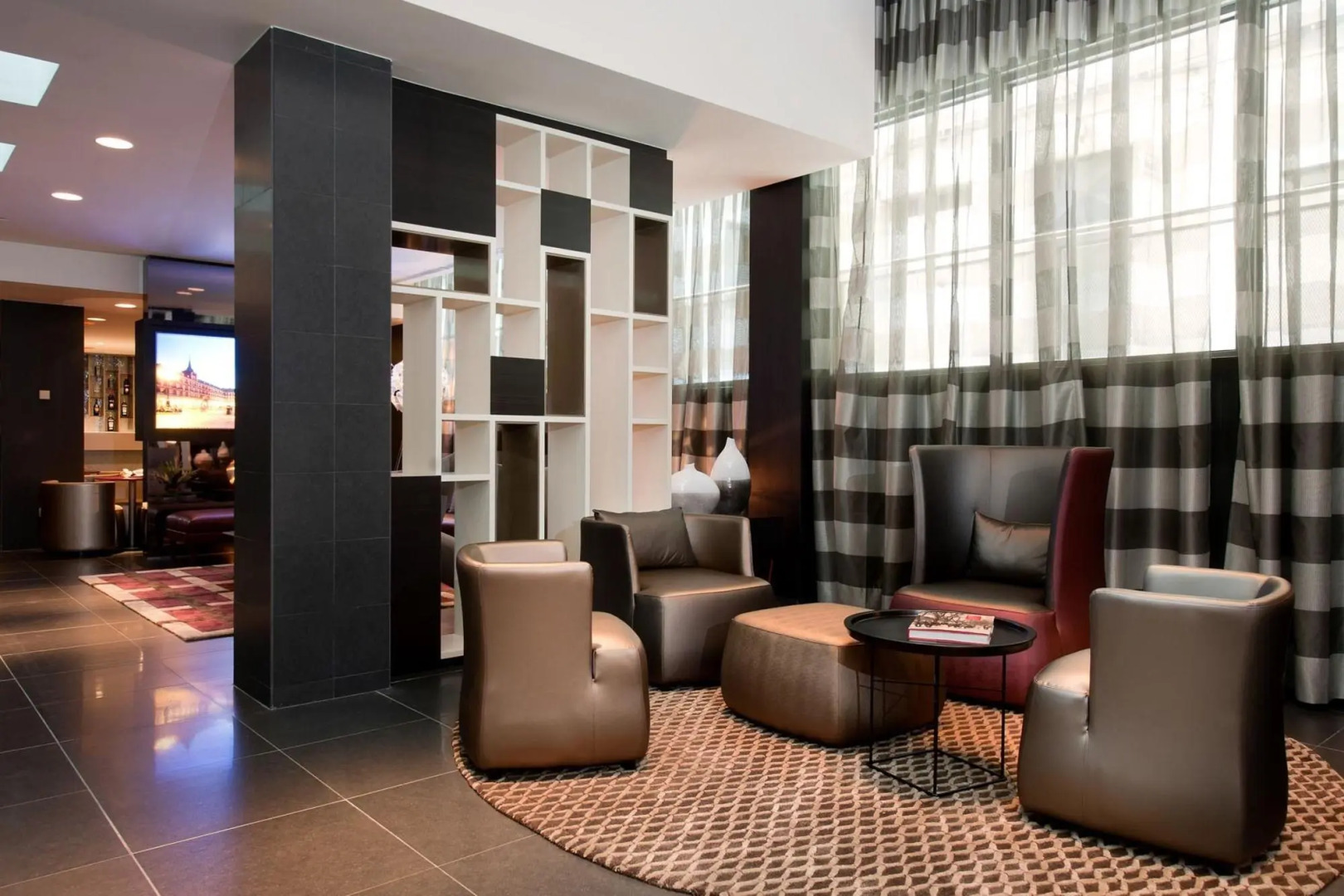 Отель Eurostars Plaza Mayor