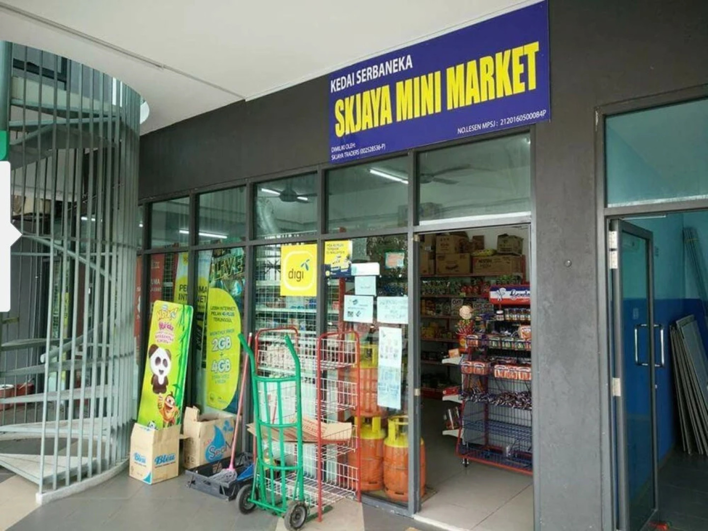 D Aura Homestay Zeva Residence