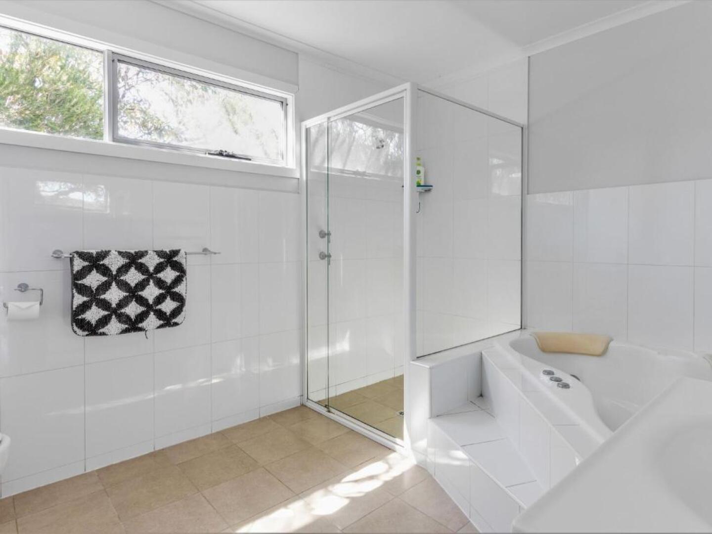 Coorumbene - 8 Scenic Way