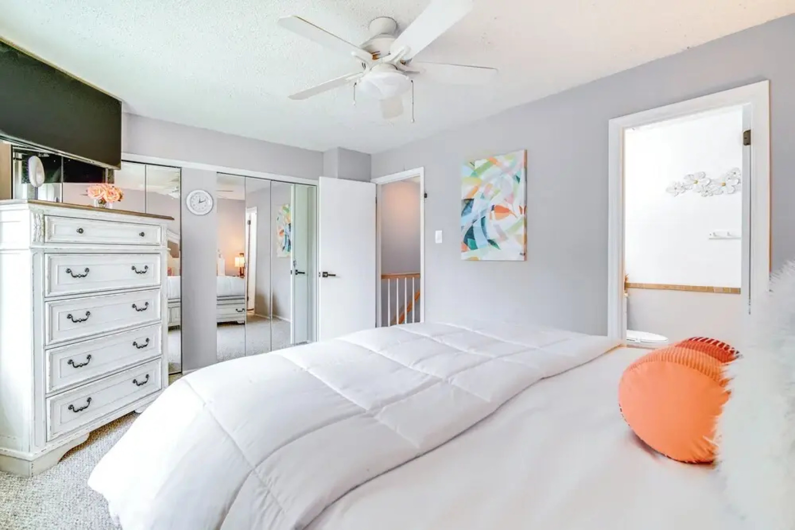 Galloway Townhome w/ Private Deck: Near Casinos!