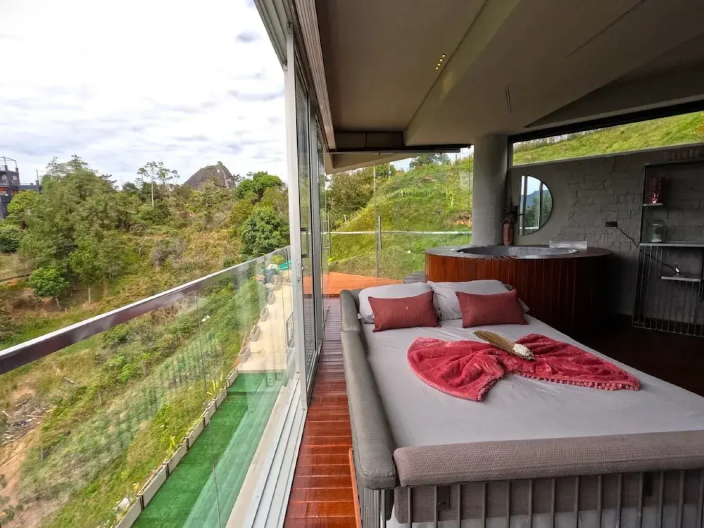 EleMYNT LifeStyle Hotel