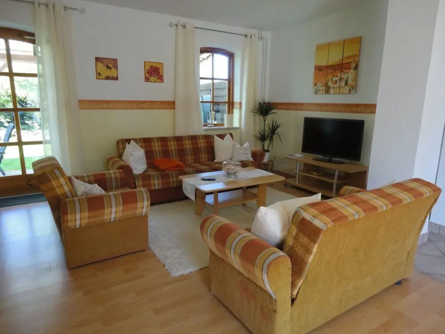 Beautiful Farmhouse Flat With Garden