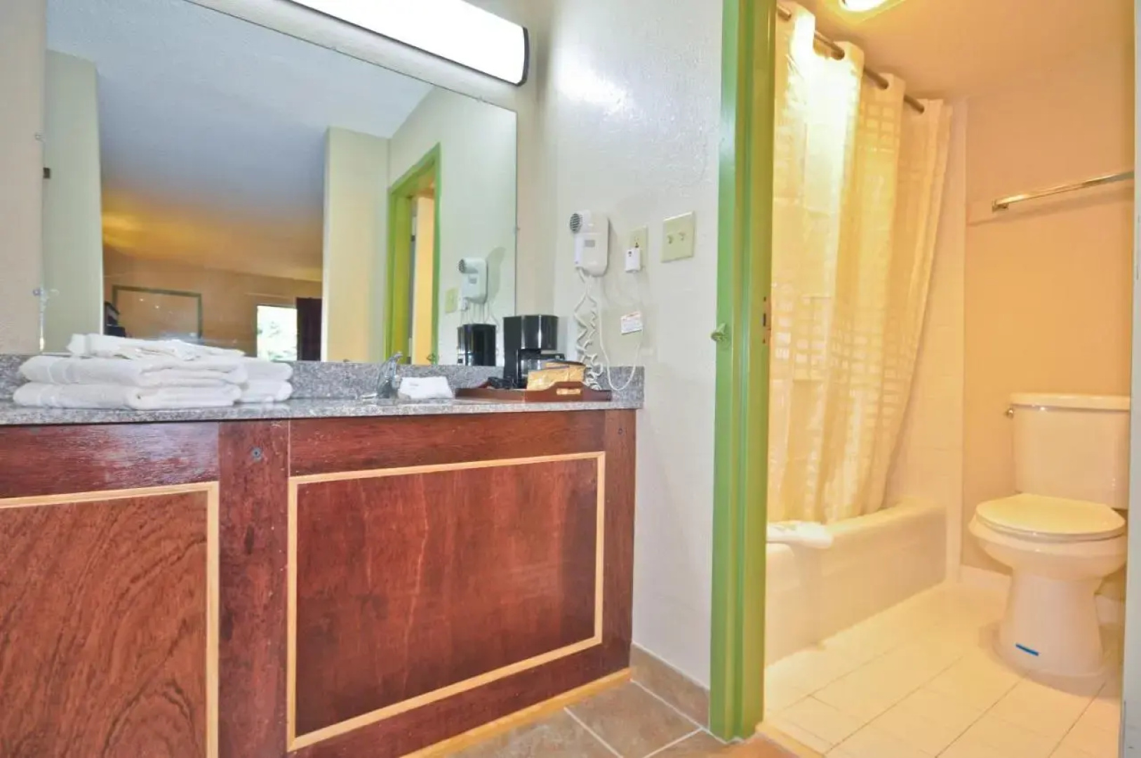 Country Hearth Inn & Suites Atlanta / Marietta and