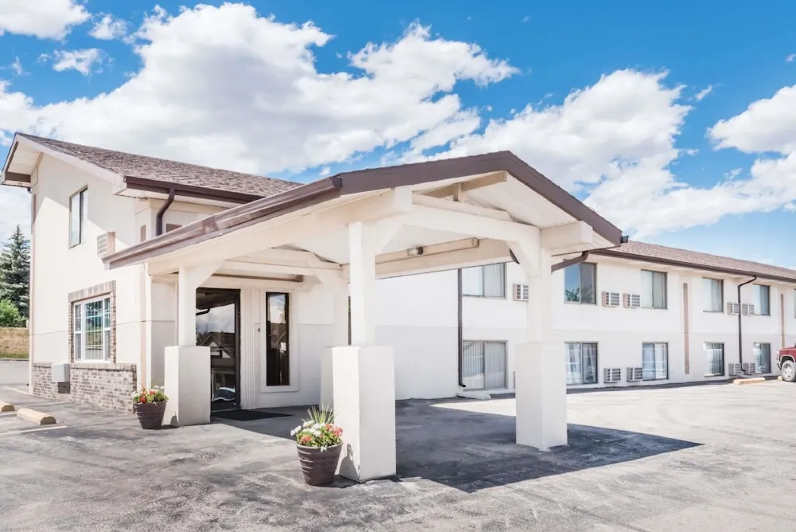 Super 8 Belle Fourche SD