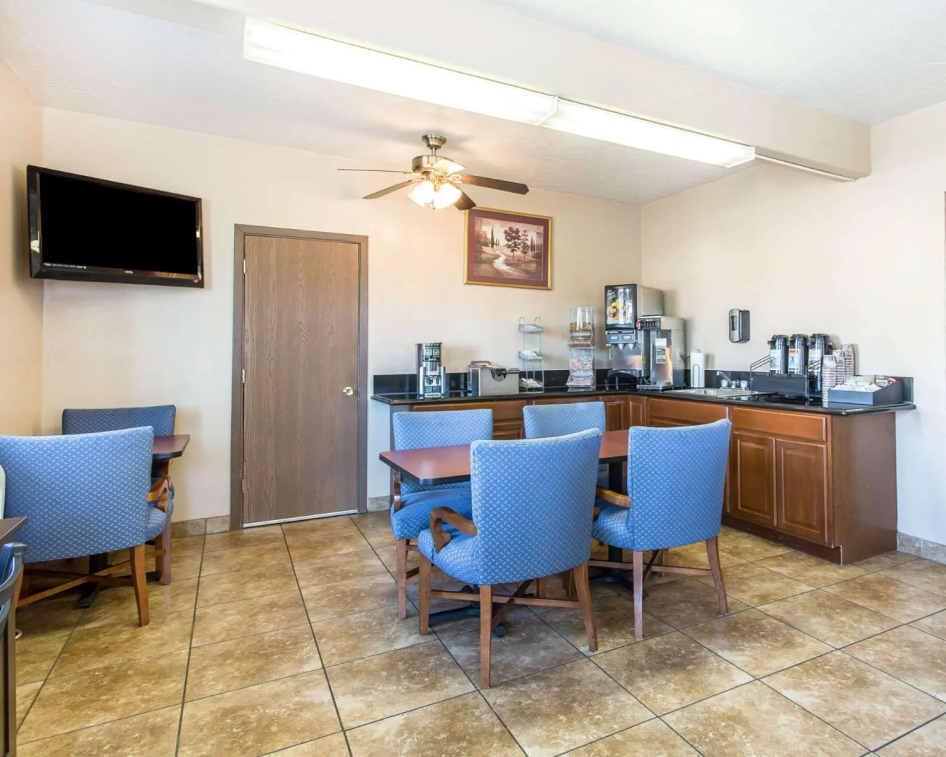 Riverton Inn & Suites