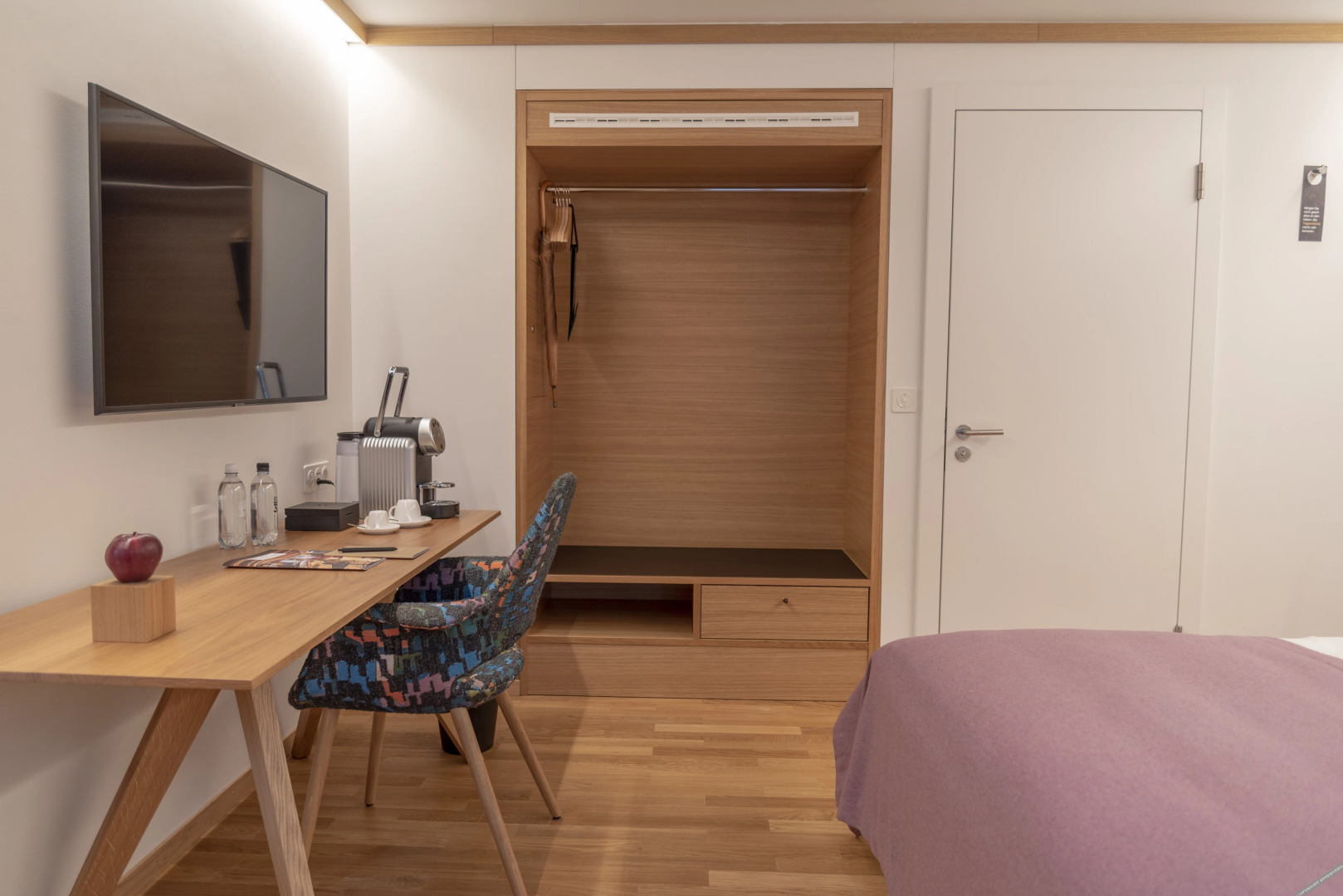 Отель Caspar Swiss Quality