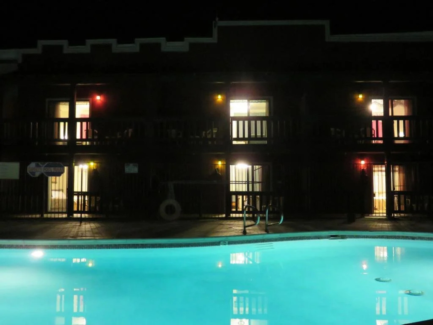 Bonnie Springs Motel and Resort