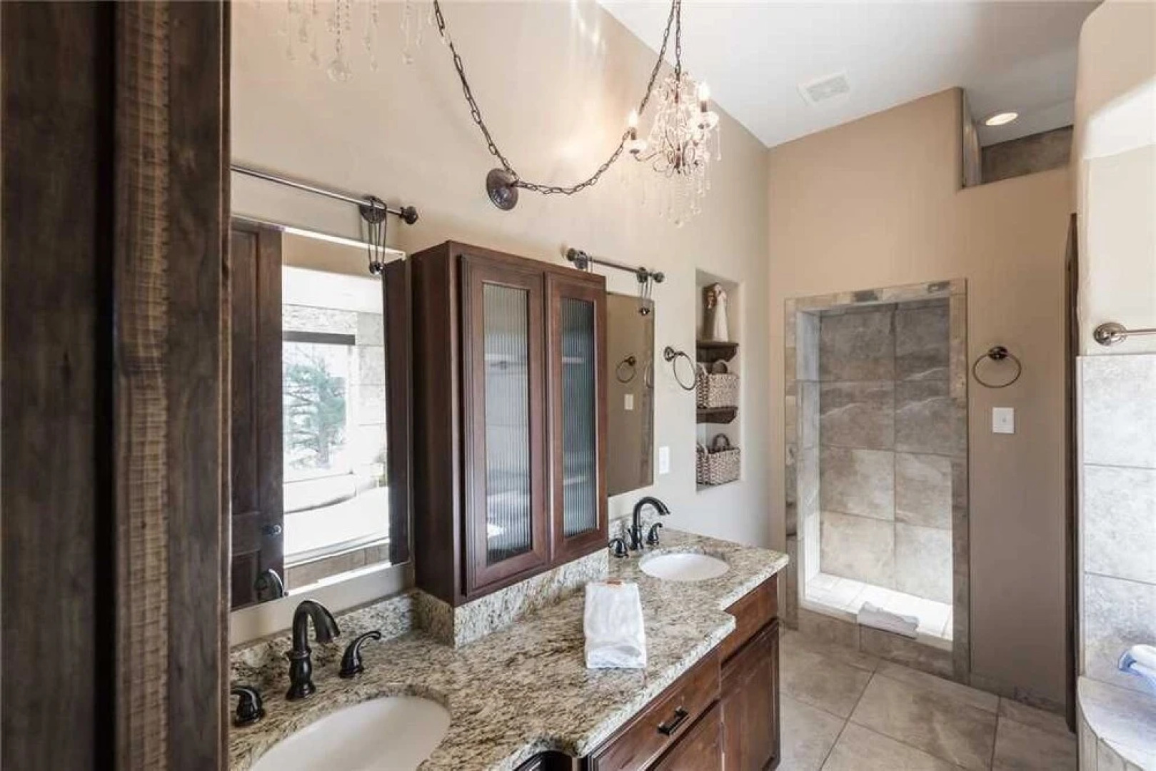 Sky Hawk Lodge - Four Bedroom Cabin