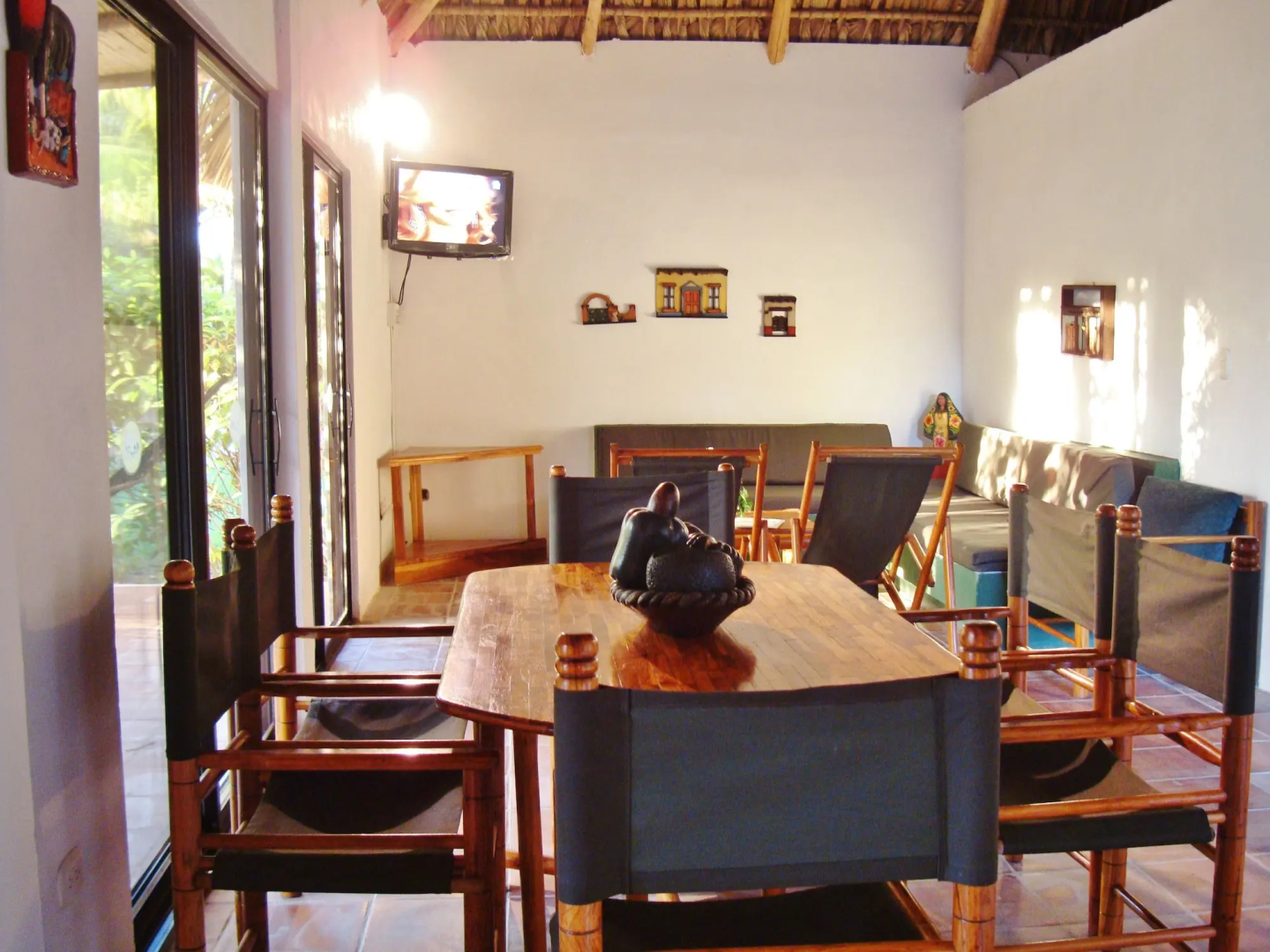 Las Hojas Resort & Beach Club