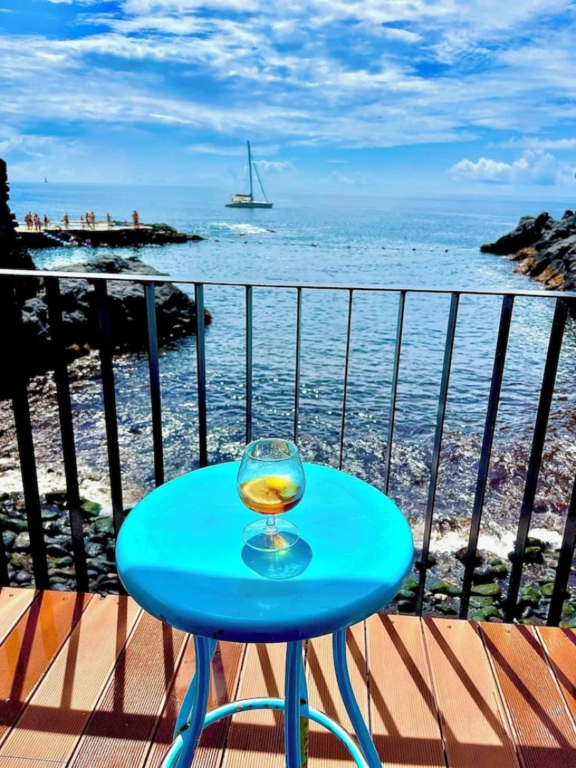 Holiday Home 2 Minutes From the Beach and Close to Major Tourist Attractions!