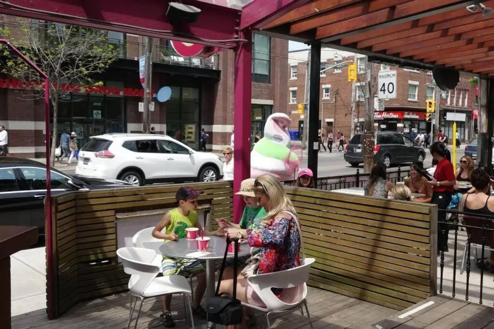 Bright Studio w Full Kitchen and Detached Bathroom