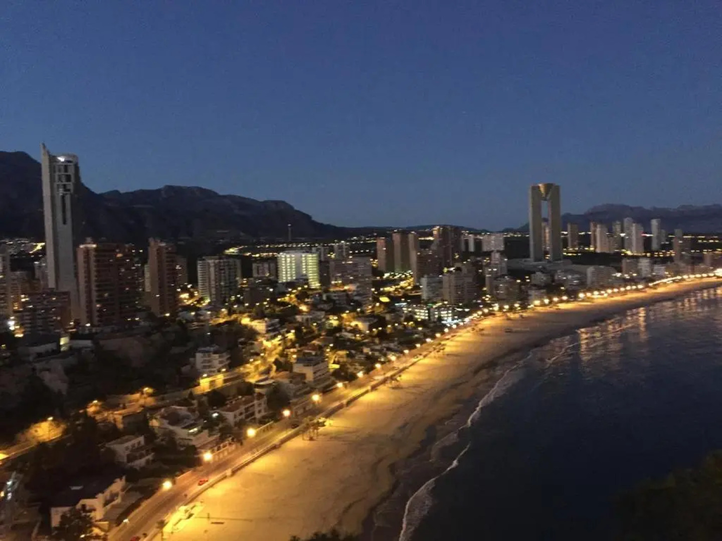 2 dorm.A/A.Vista mar.WiFi.Gym.Sauna.Terraza.Parking.