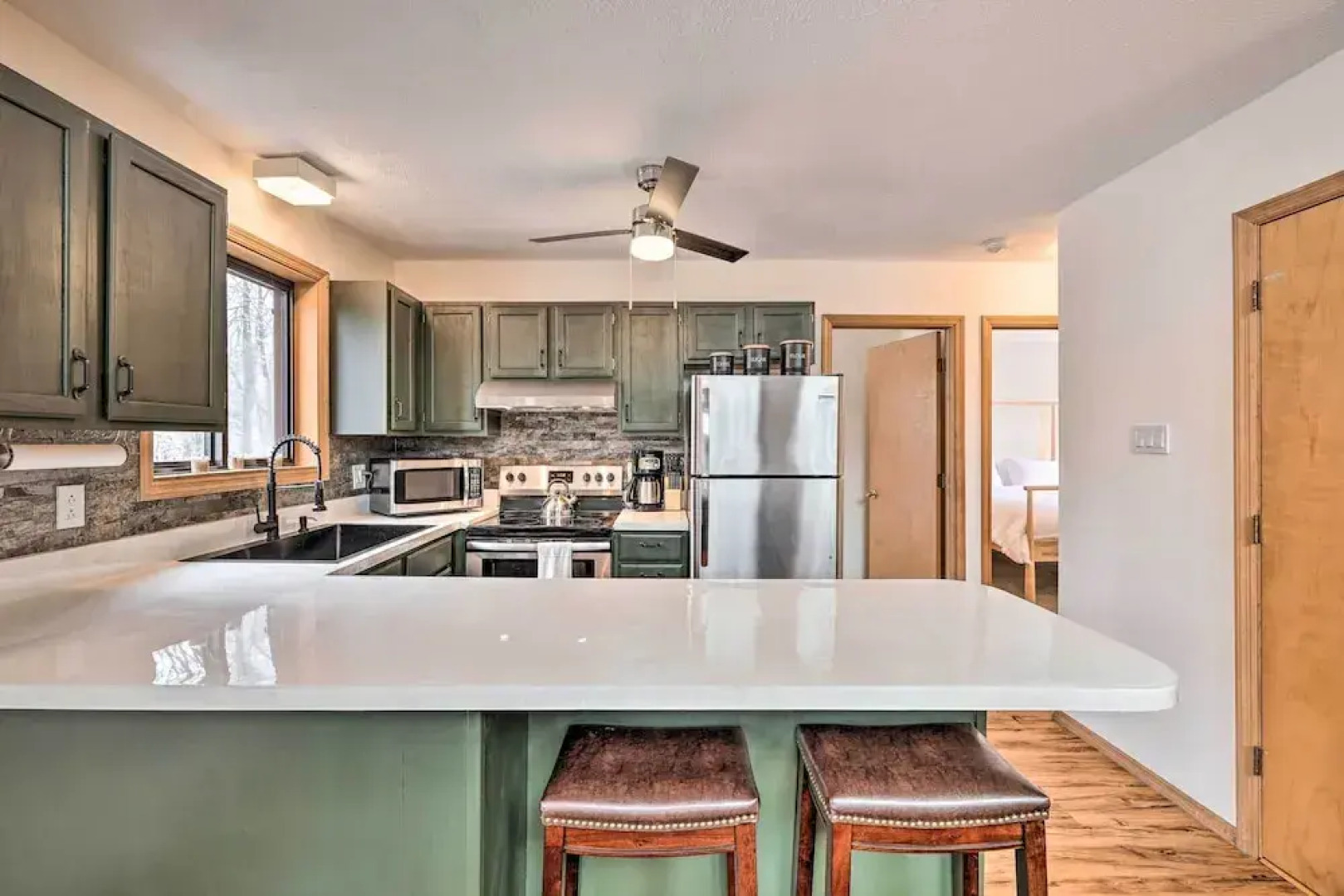 Walk to Arrowhead Lake: Cabin w/ Private Hot Tub!