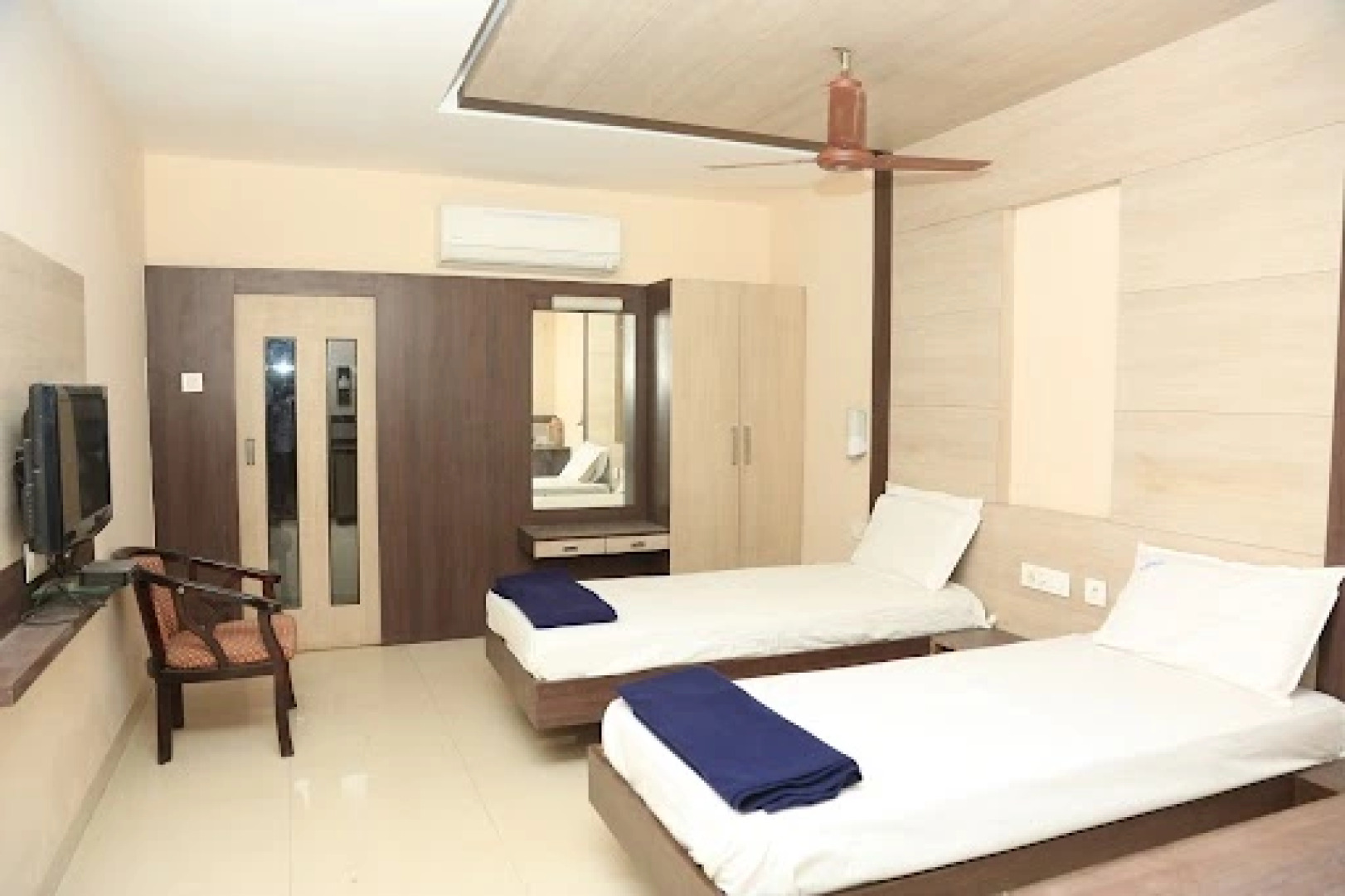 Hotel Ratnam