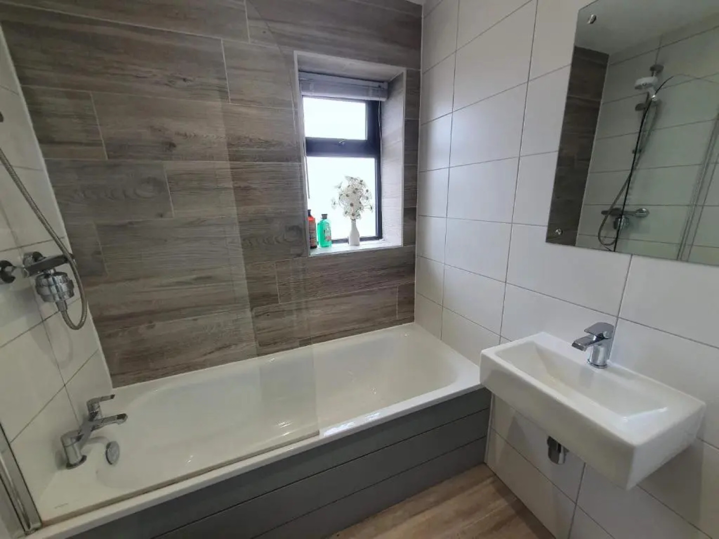 Elm Apartment by Cliftonvalley Apartments