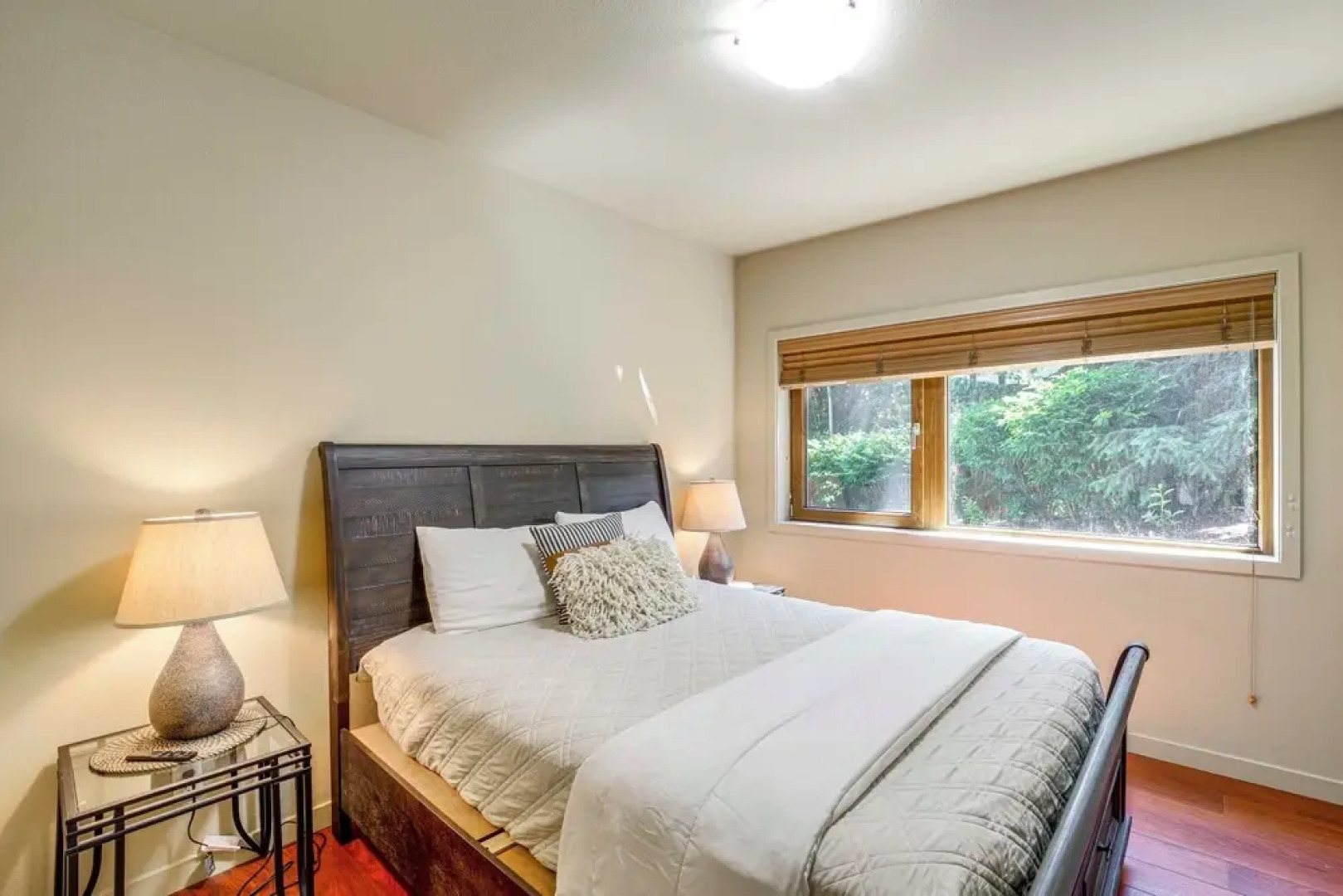 Steps to Lake Chelan: Condo w/ Resort Amenities!