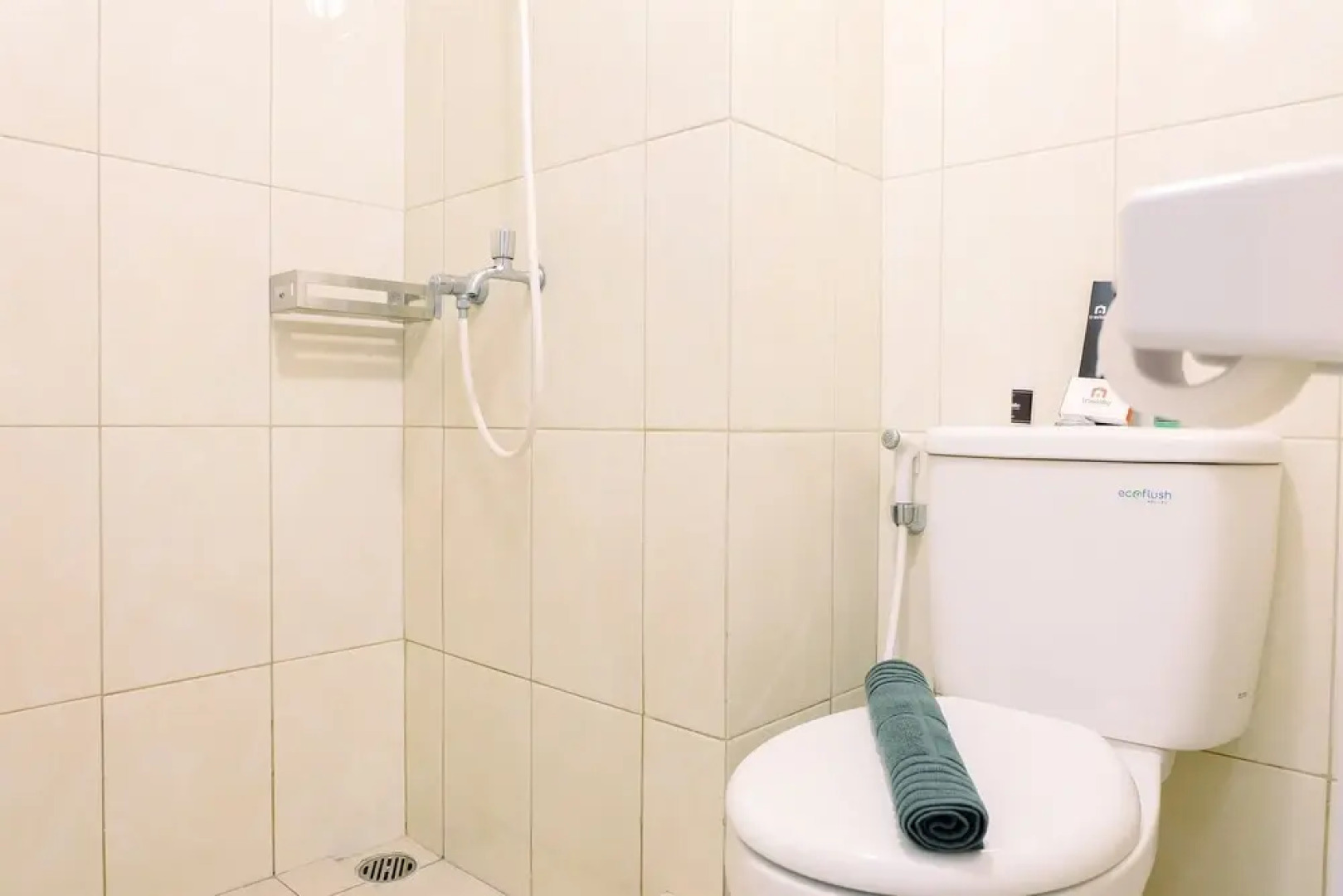 Stylish Studio The Springlake Summarecon Bekasi Apartment