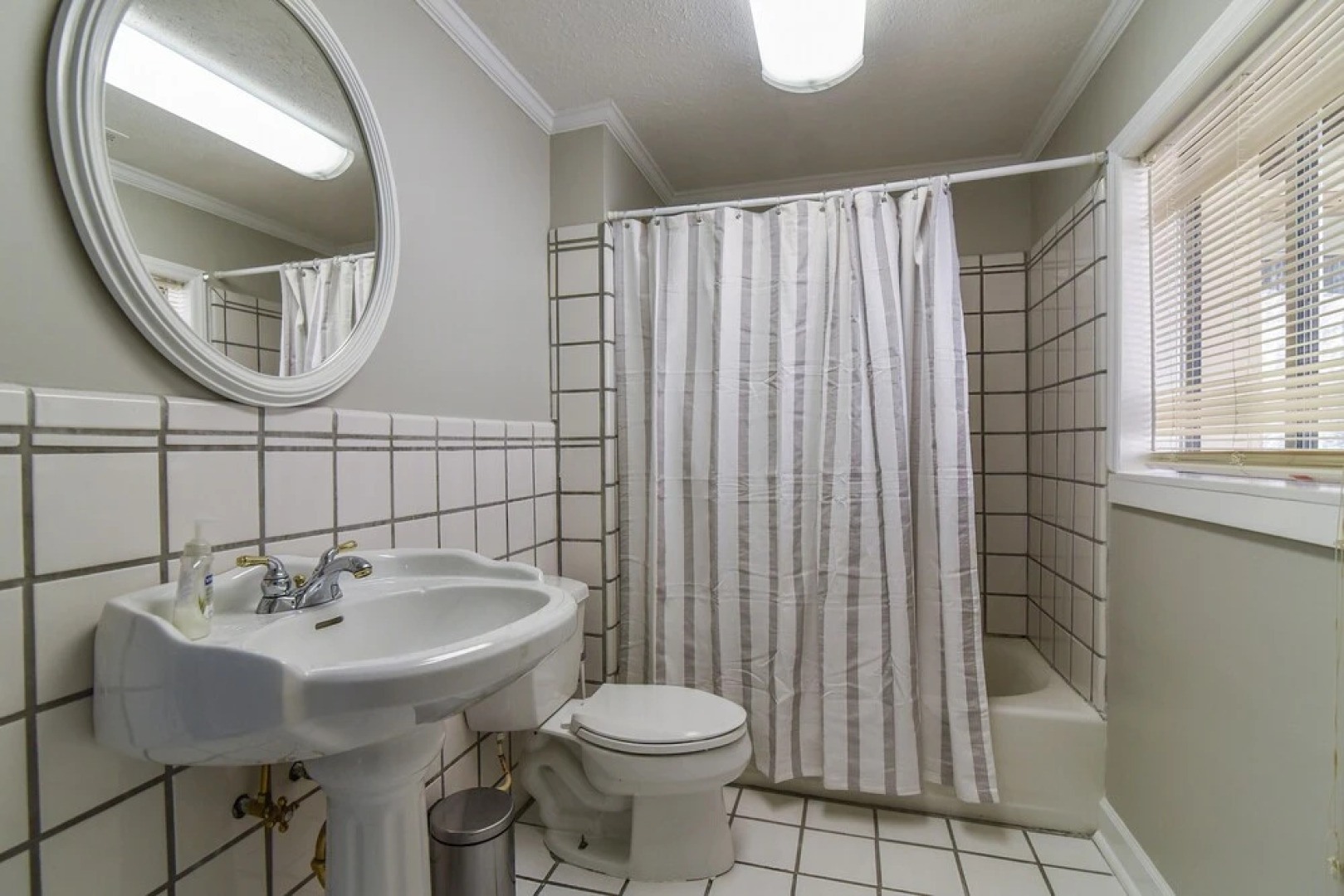 Pinners Compound- 4 BR hot tub fire pit