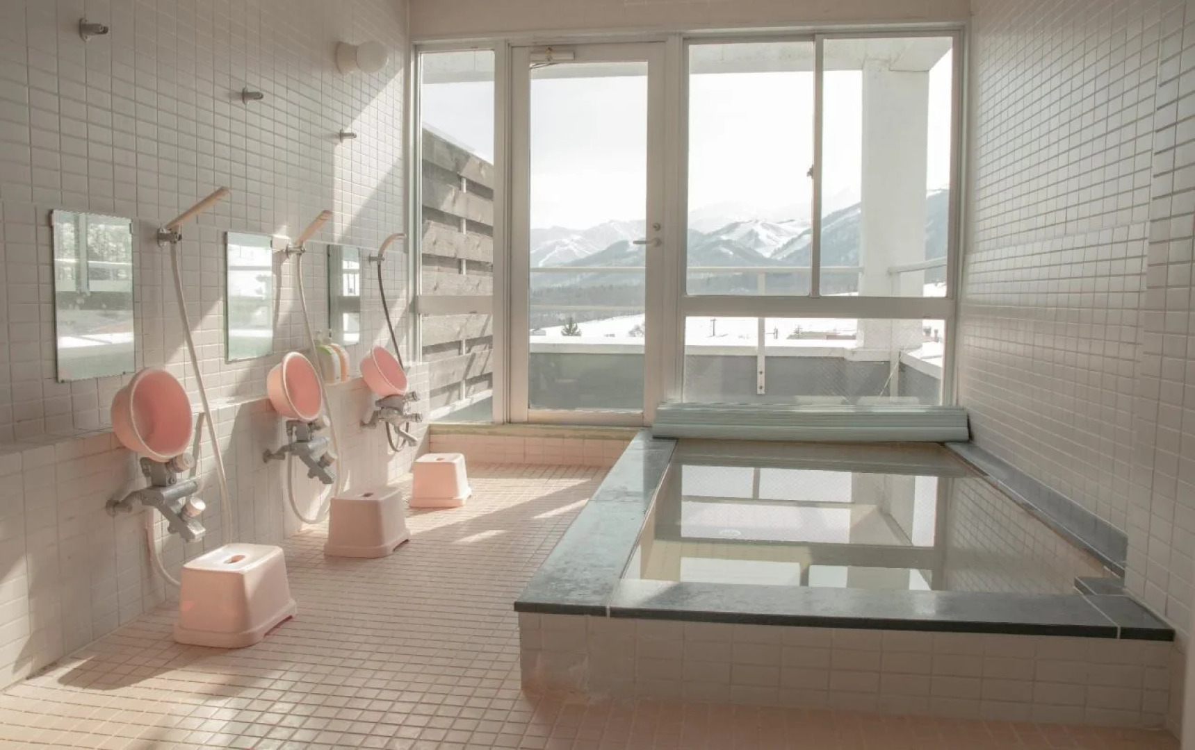 La Vista Hotel - Stay on the Slopes