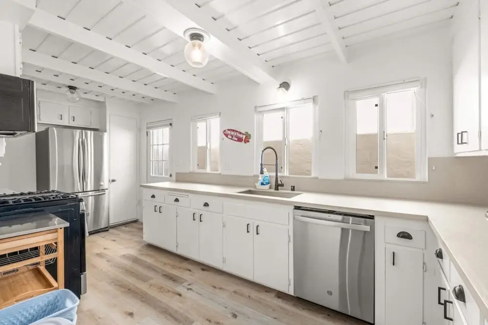 Beachside Bungalow 5 Minute Walk From the Shore