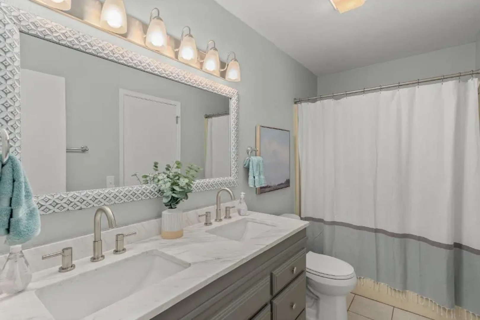 Charming Getaway near Tweety Bird Trail Backyard