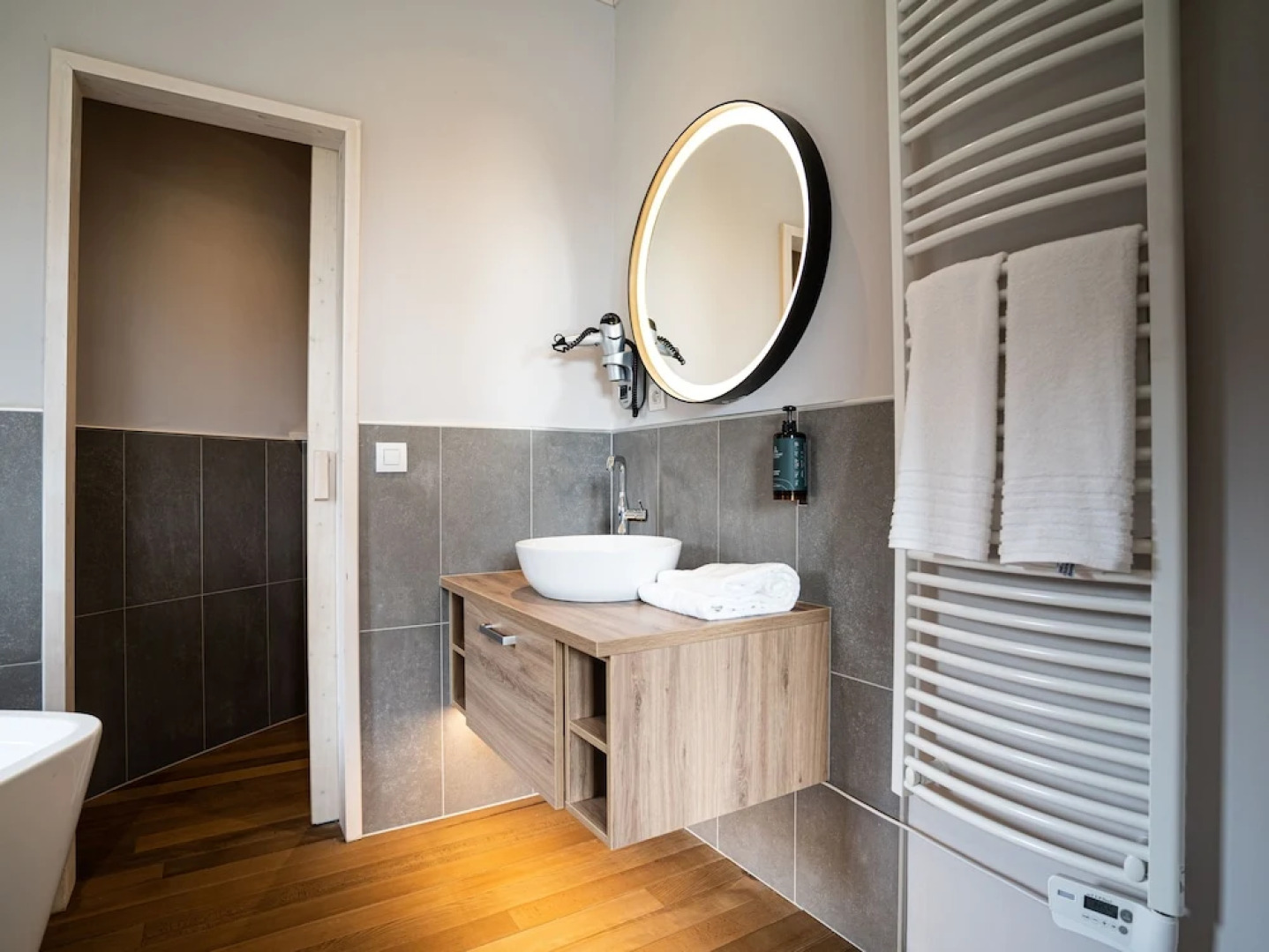 Luxurious Waterfront Villa Surrounded by Nature for 4 People 21