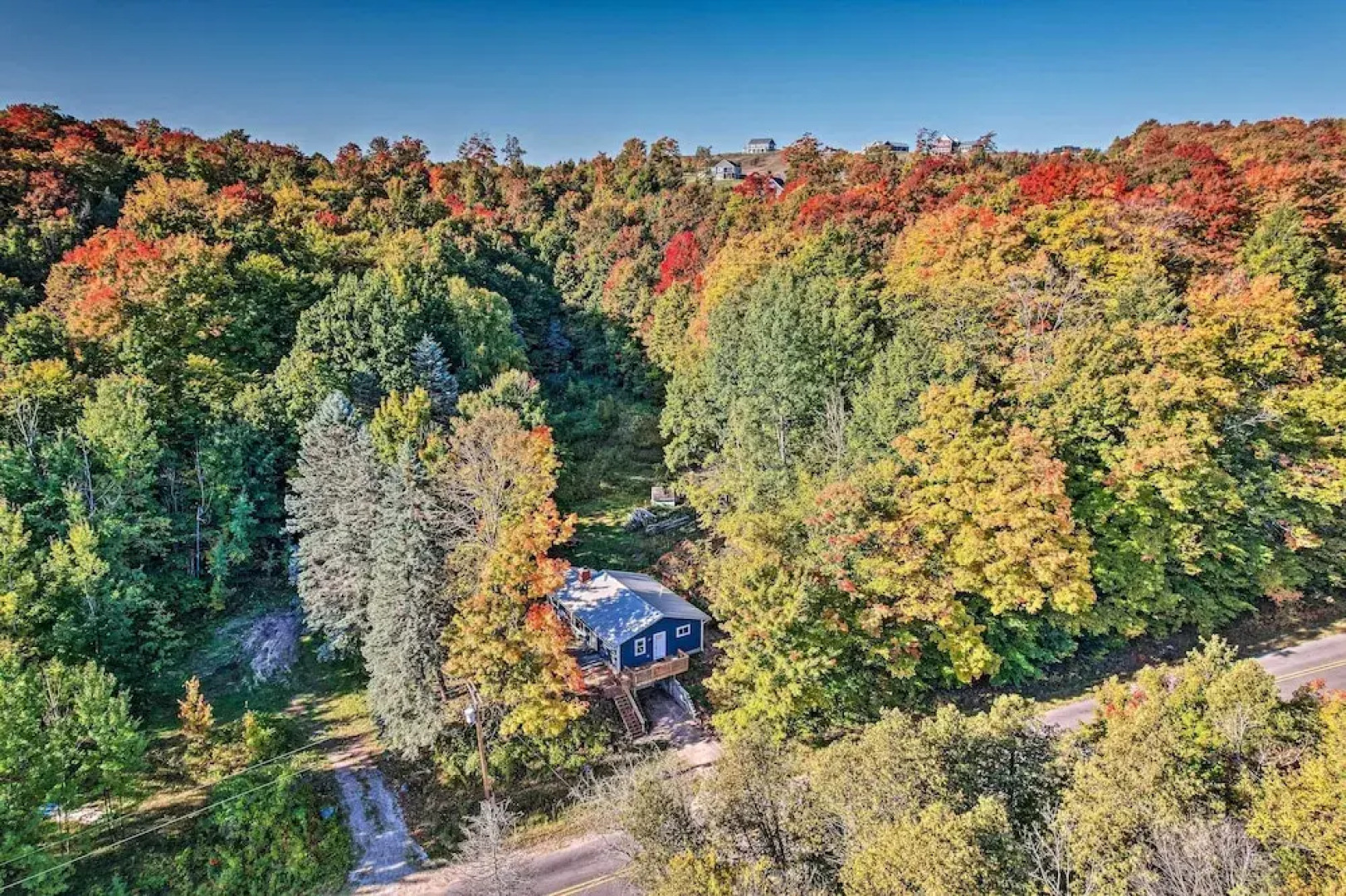 Secluded Suttons Bay Retreat w/ Fire Pit!