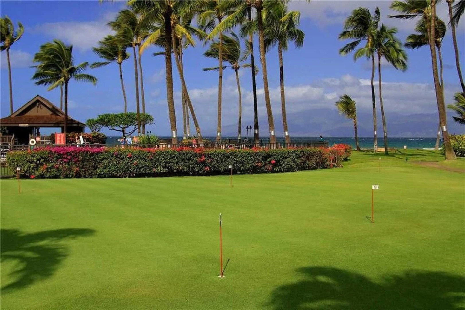 Papakea #C404 - 3 Br condo by RedAwning