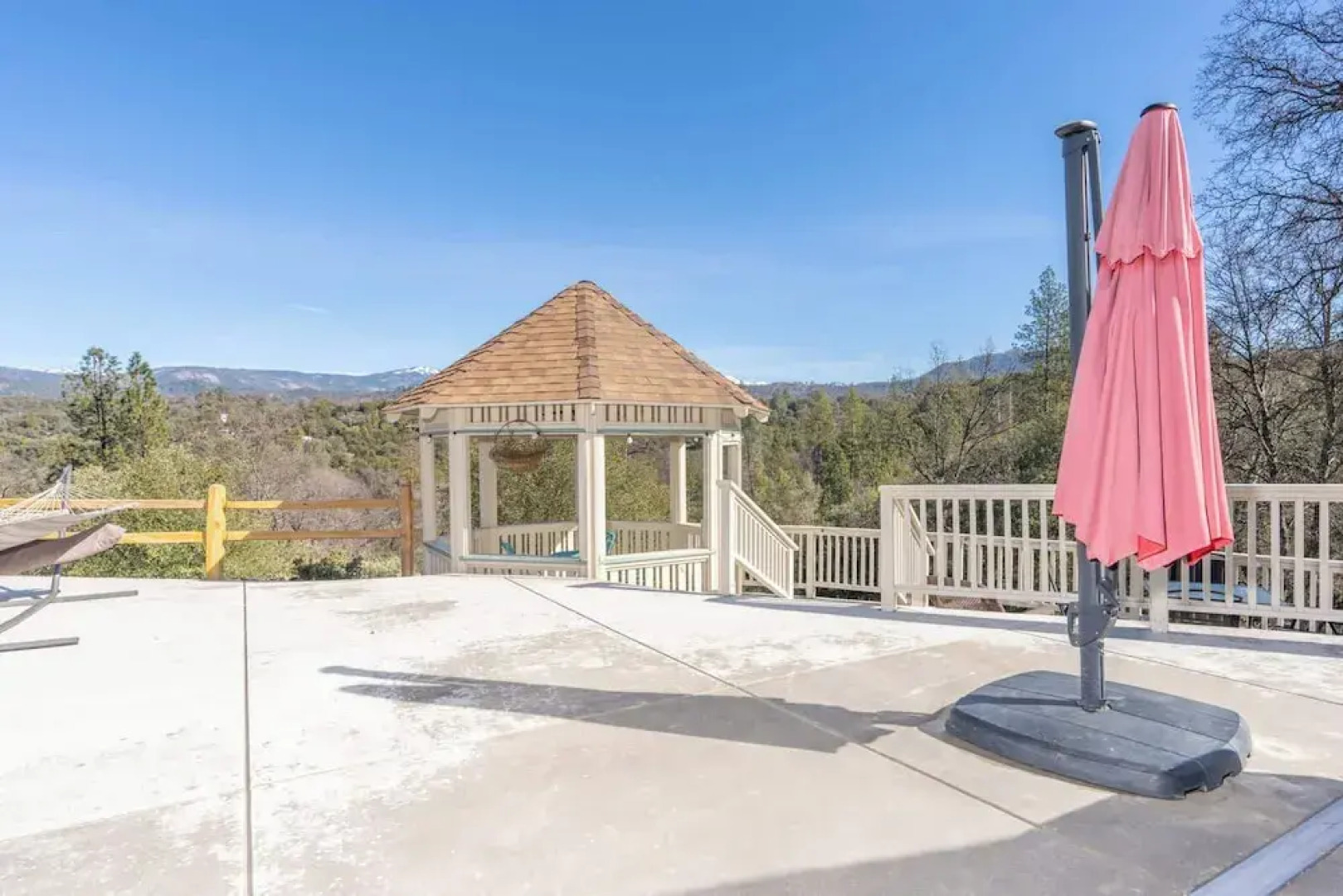 Awesome Views, Game Room, Hot Tub and More!