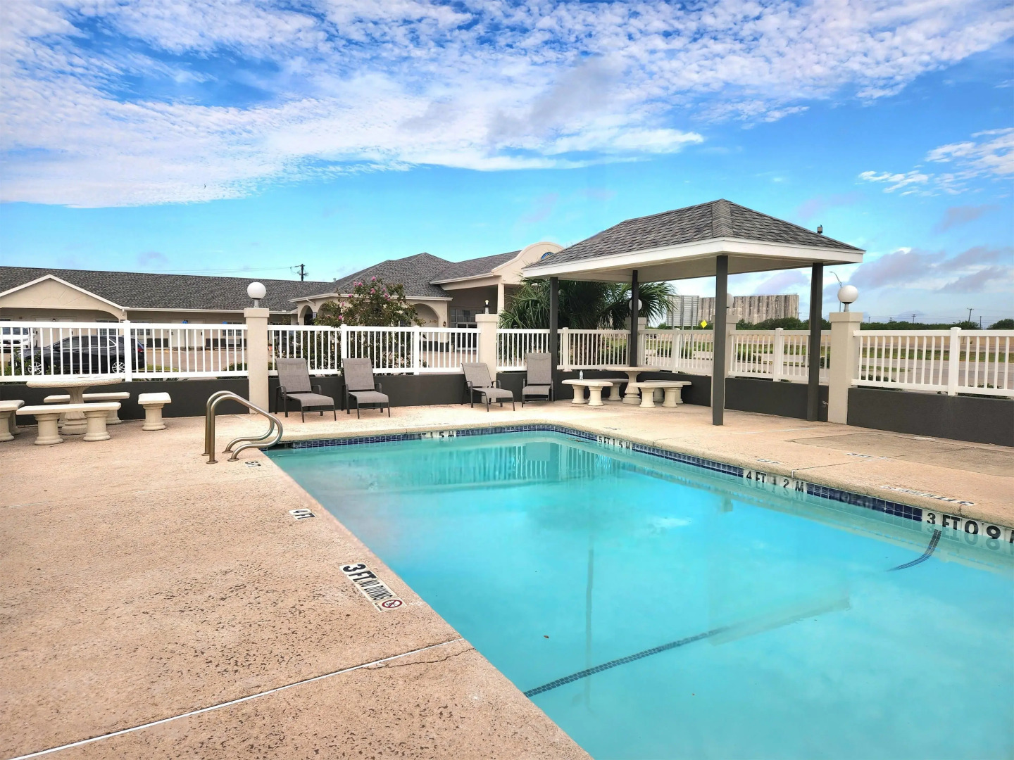 Days Inn by Wyndham Robstown