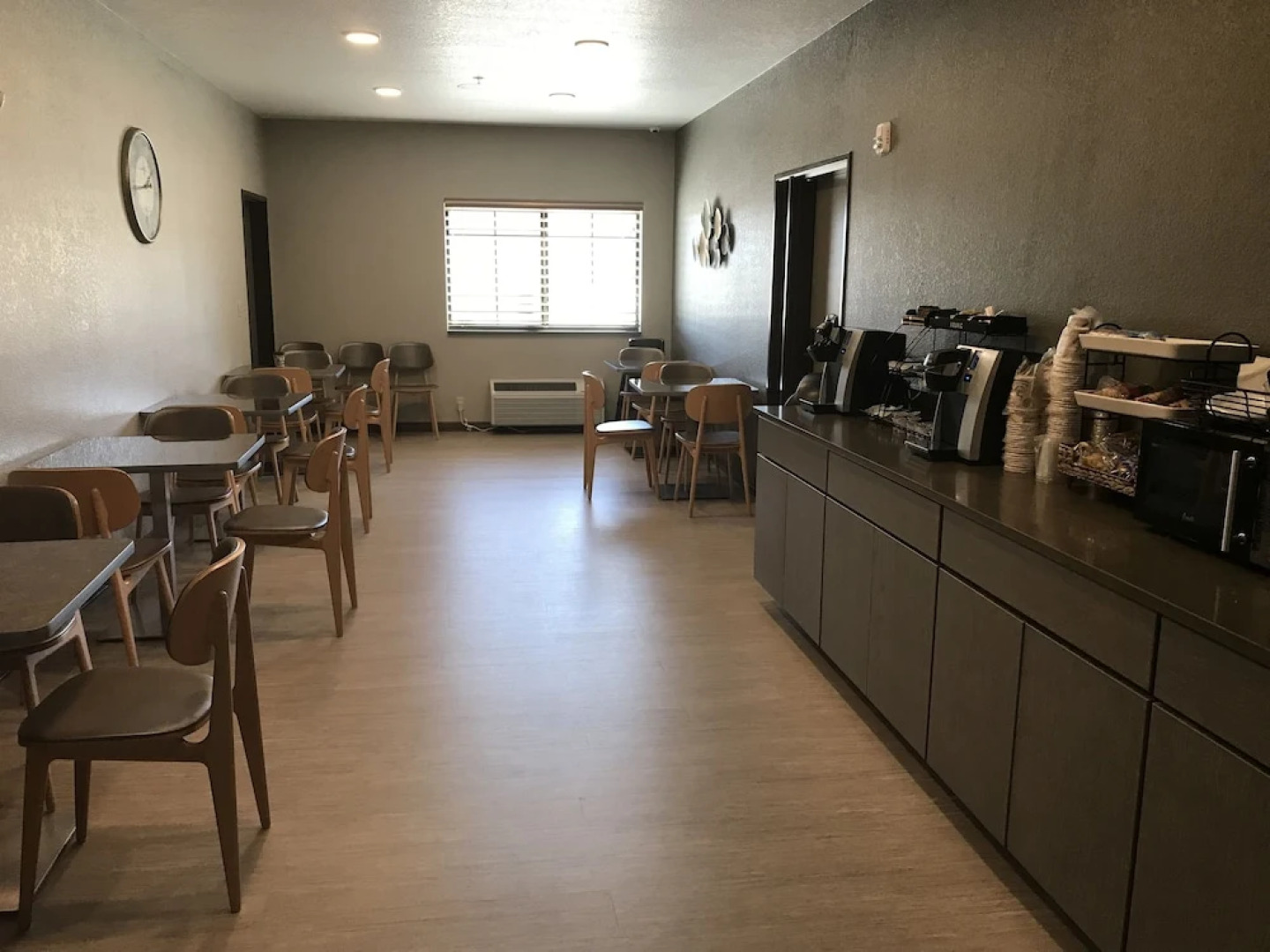 Blue Grass Inn & Suites