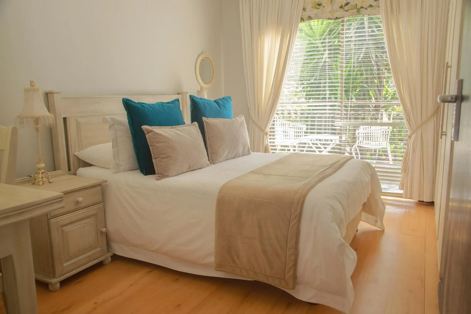 InnJoy Boutique Hotel