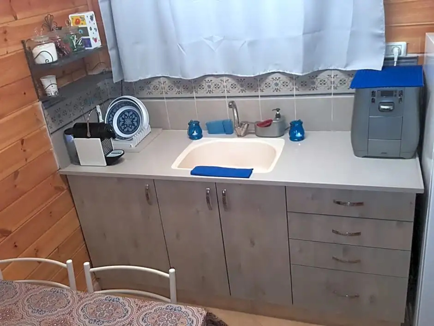 Zimmer Belev HaKikar- Dead sea