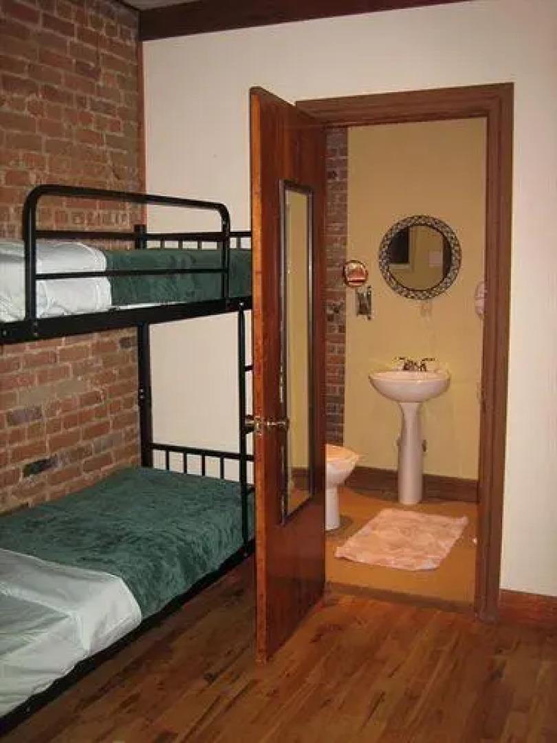 Le Jazz St. Denis Hotel