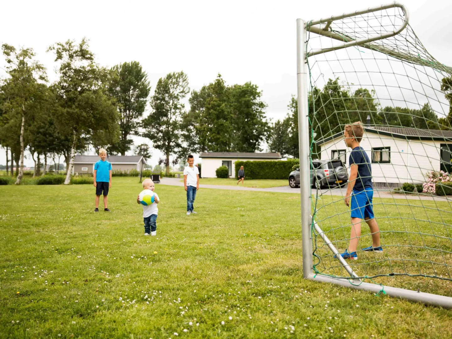 Detached, modern chalet with sauna and spa, in a holiday park, 8 km. from Hoorn