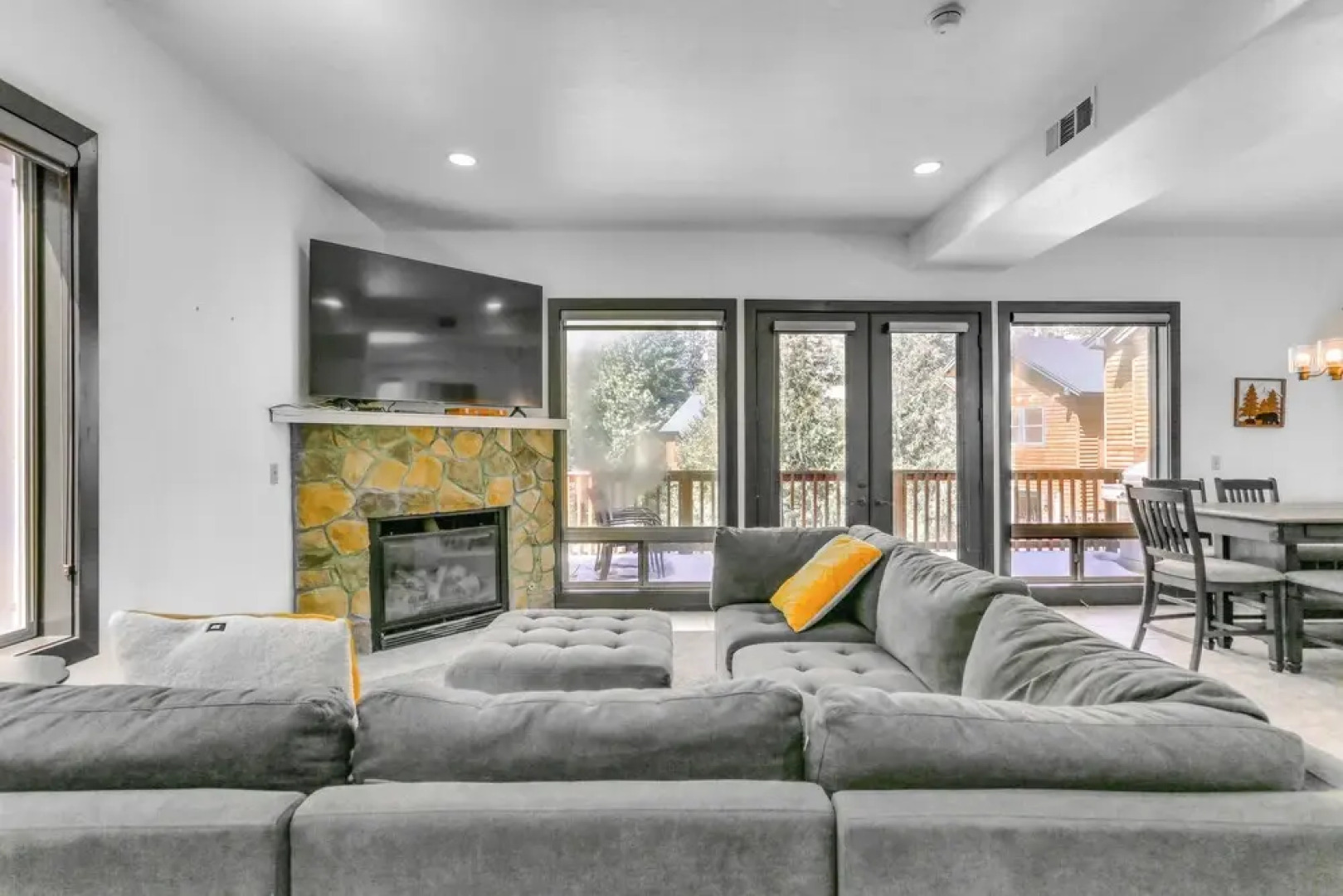 3 Mi to Shaver Lake: Family Home w/ Deck!