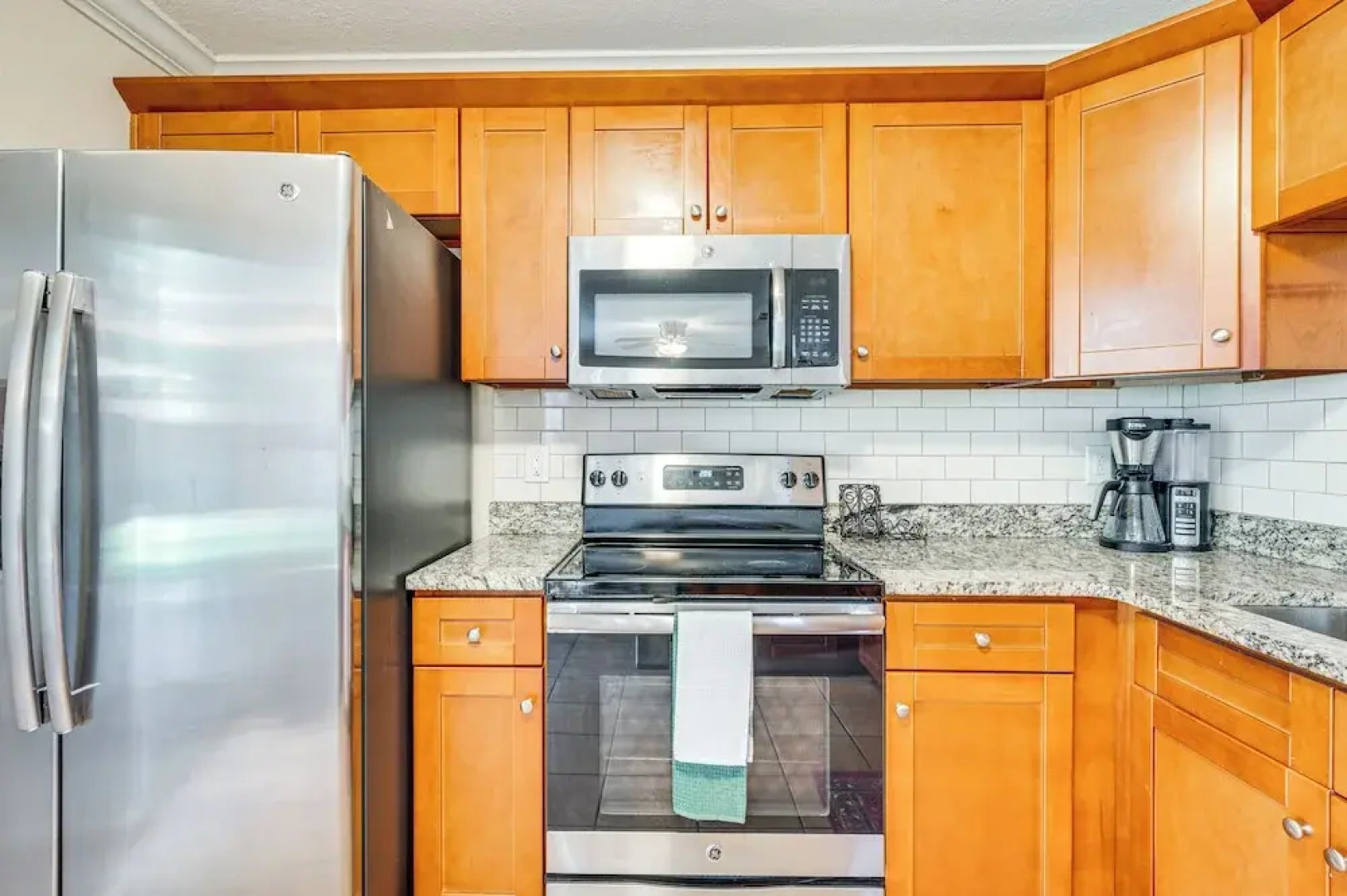 4 Mi to Busch Gardens: Lovely Tampa Home!