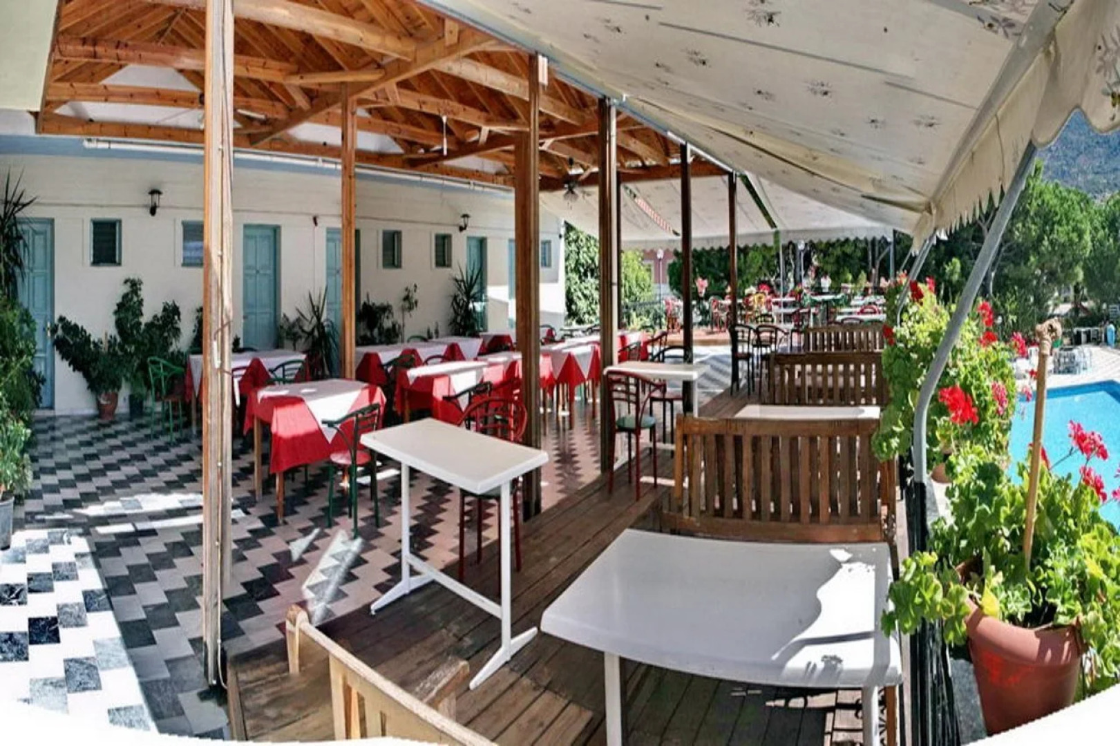 Theofilos Classic Hotel