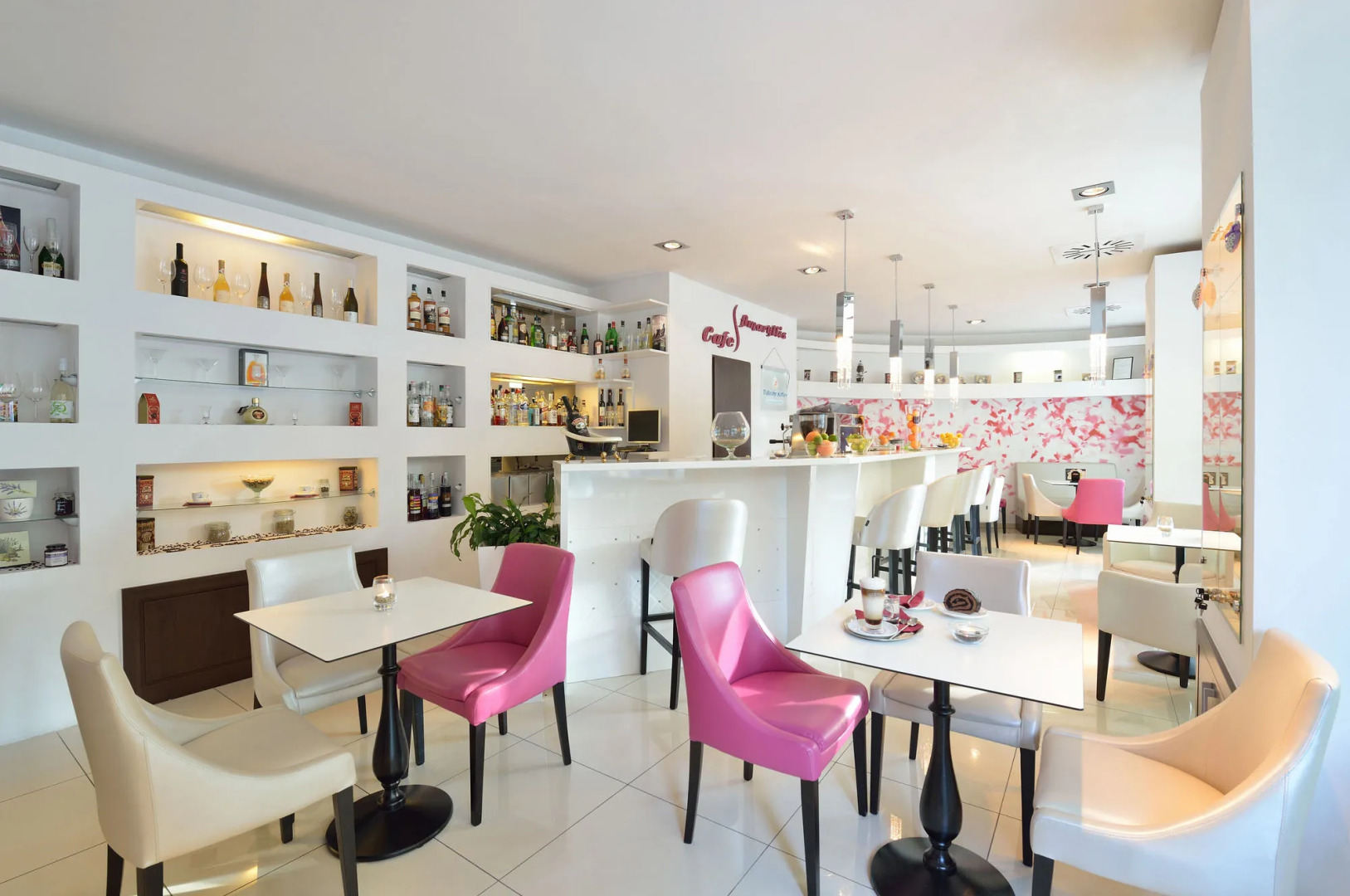 Hotel Golden Lake Resort