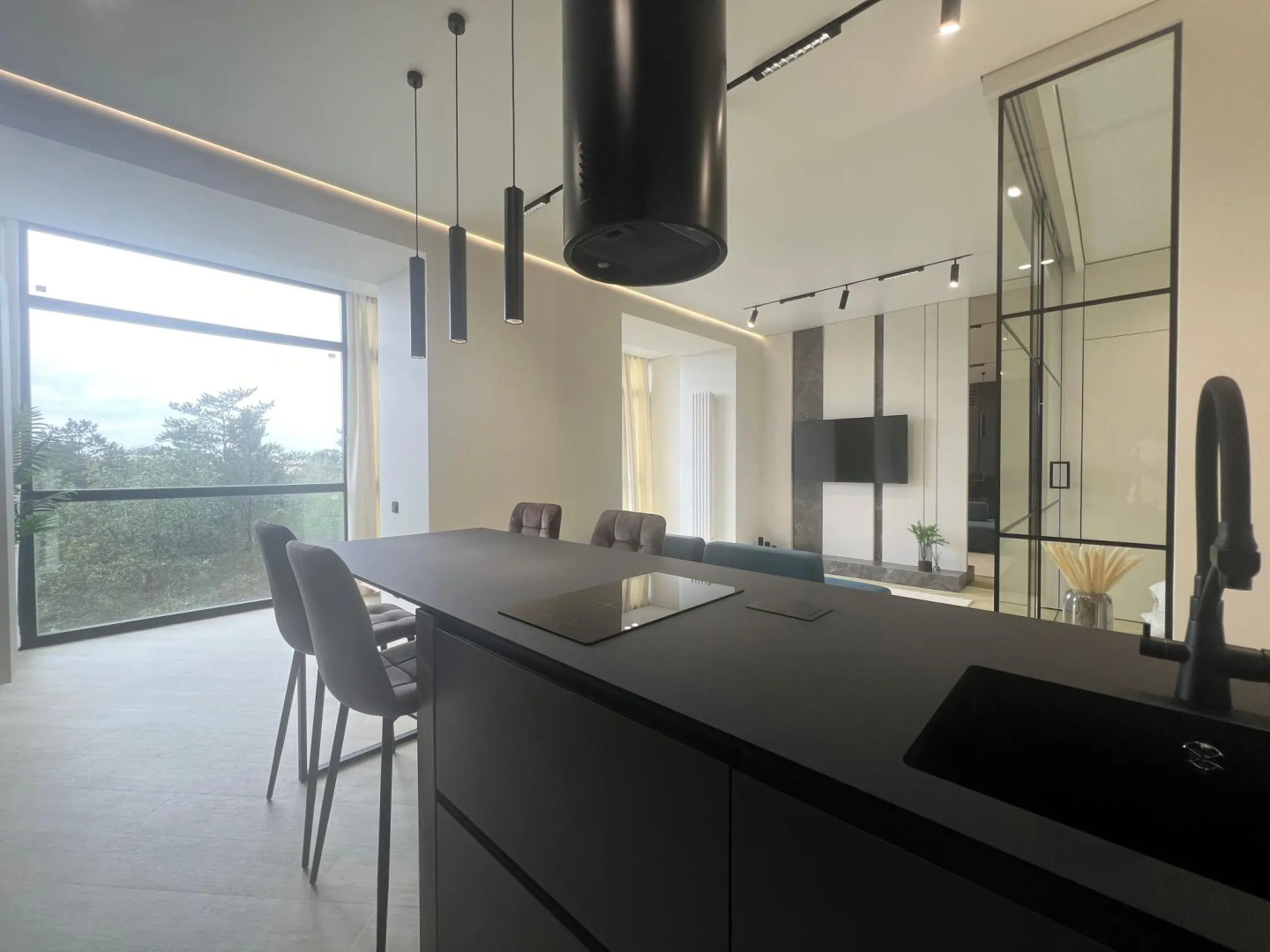 Live (Лайв) на улице Нурсултана Назарбаева 1/3