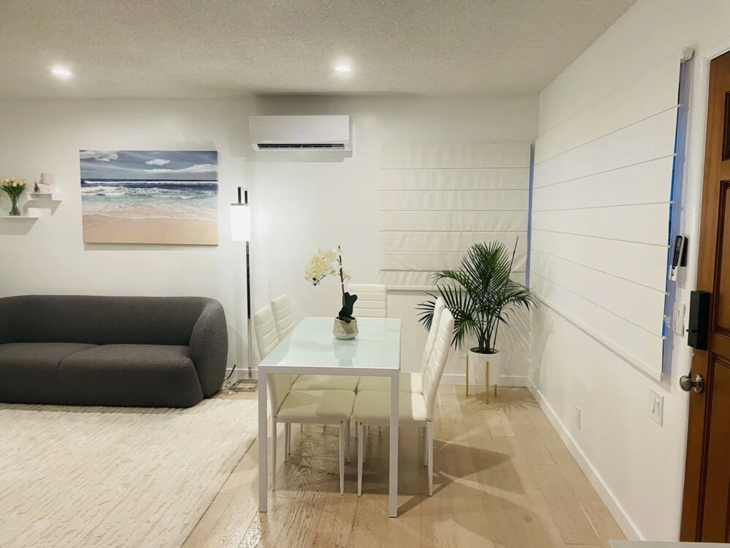 Manhattan Beach Vacation House - For solo, pair, family and business travelers