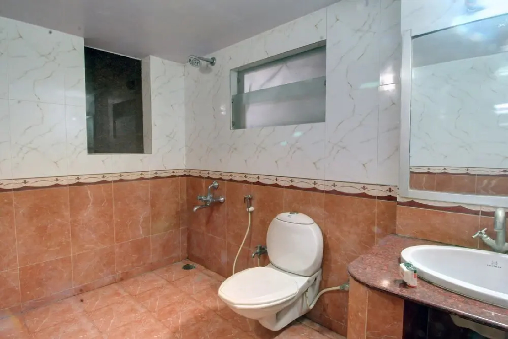 OYO 29625 Suvarna Regency