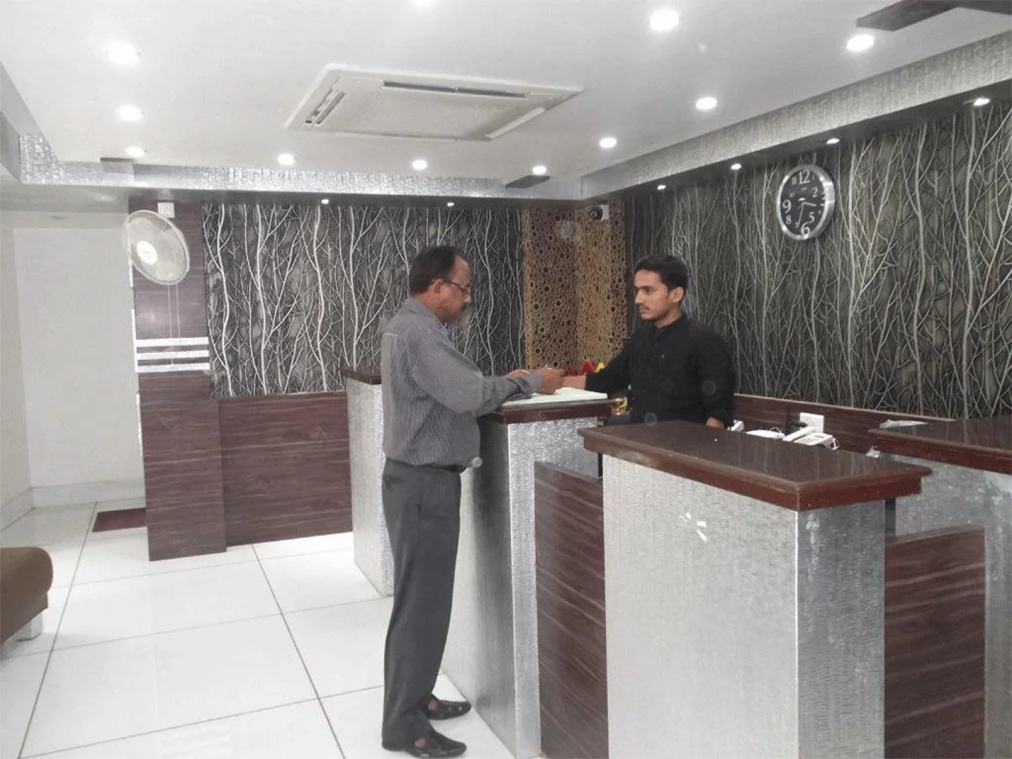 Hotel Vinayak International