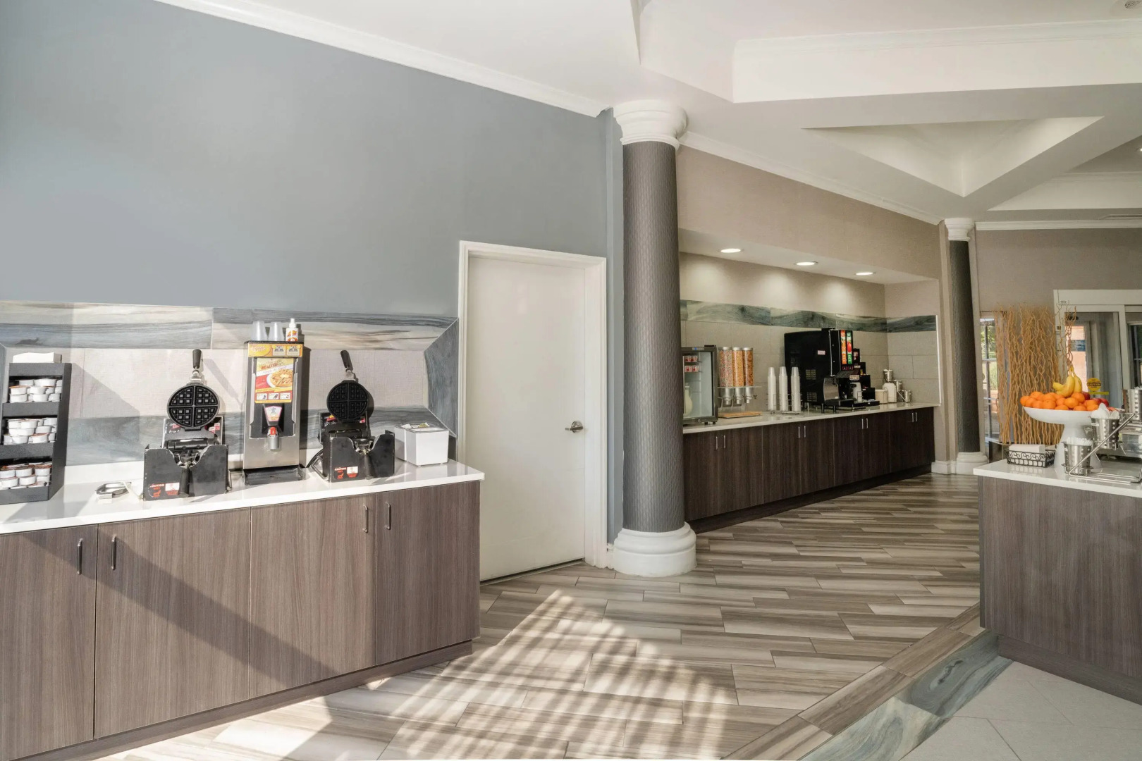 La Quinta Inn & Suites by Wyndham Birmingham Hoover