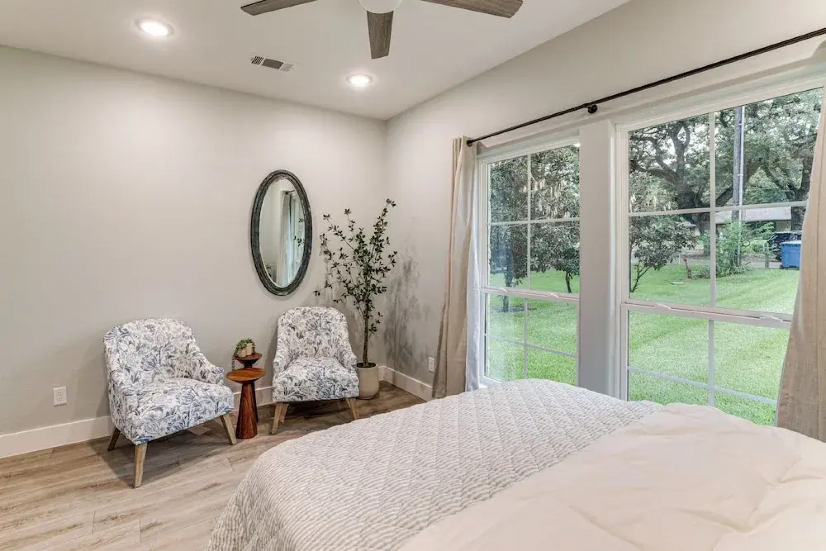 Dock & Hot Tub! High-end Cedar Creek Lake Retreat