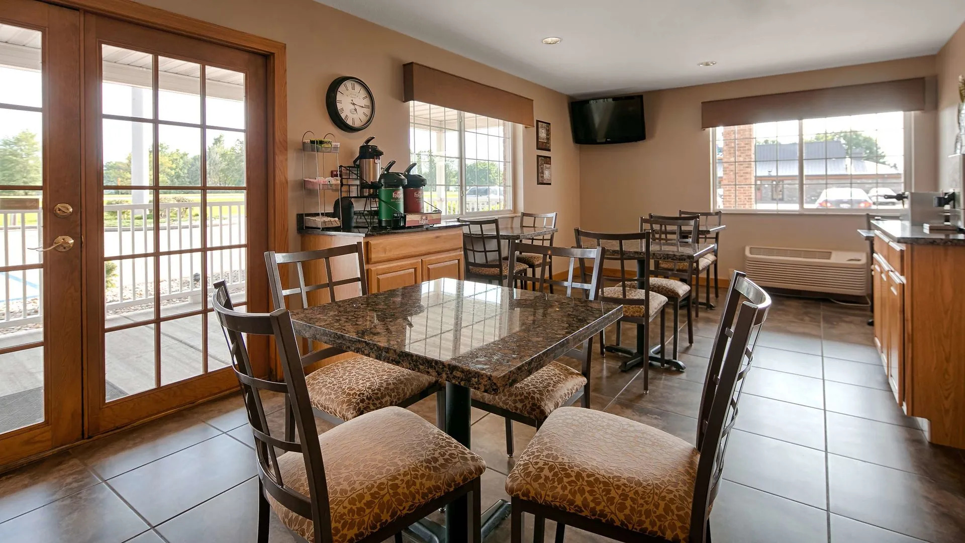 Best Western Flora Inn