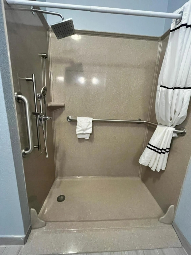 Garnett Hotel & RV Park