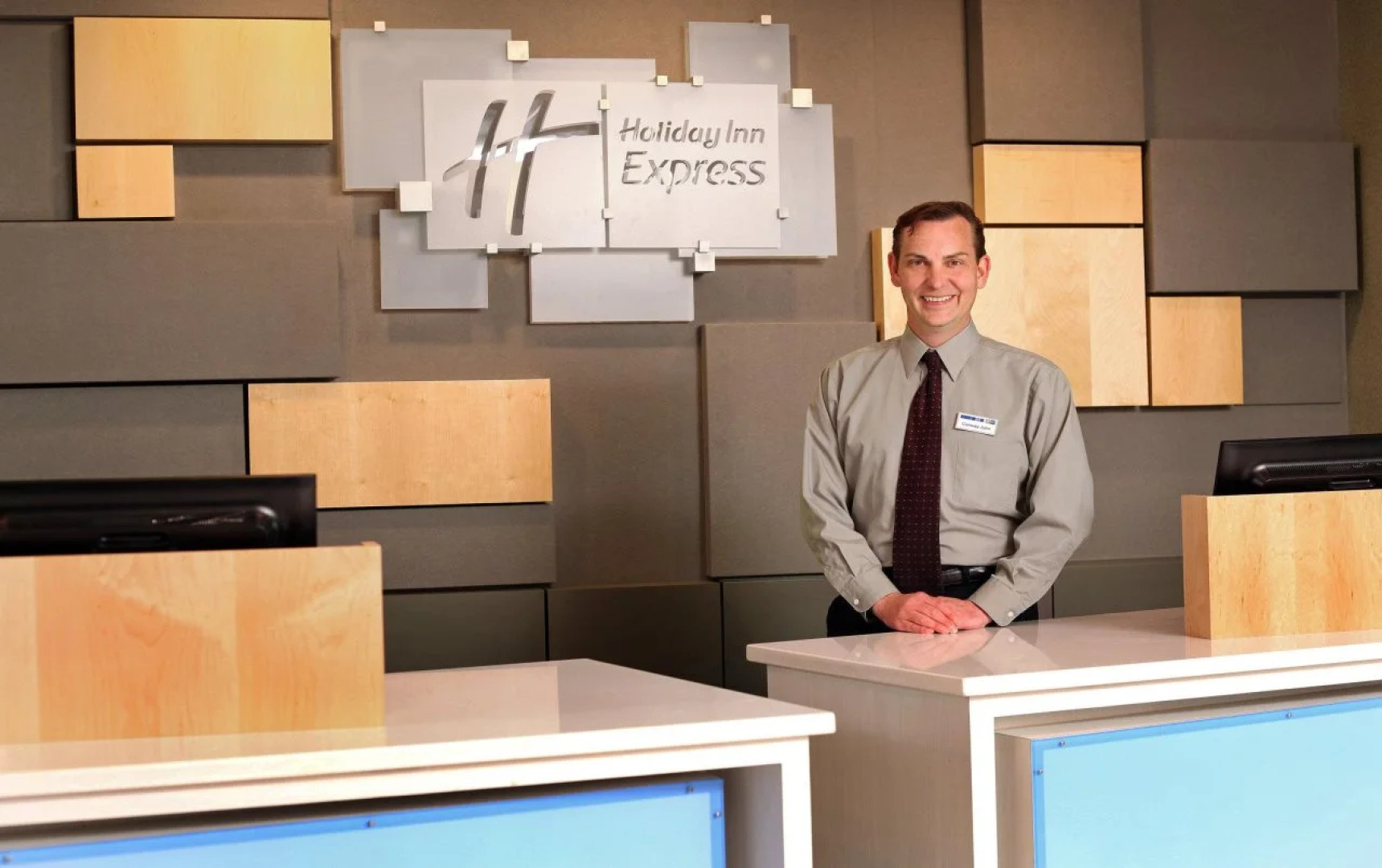 Holiday Inn Express & Suites Omaha South - Ralston Arena by IHG